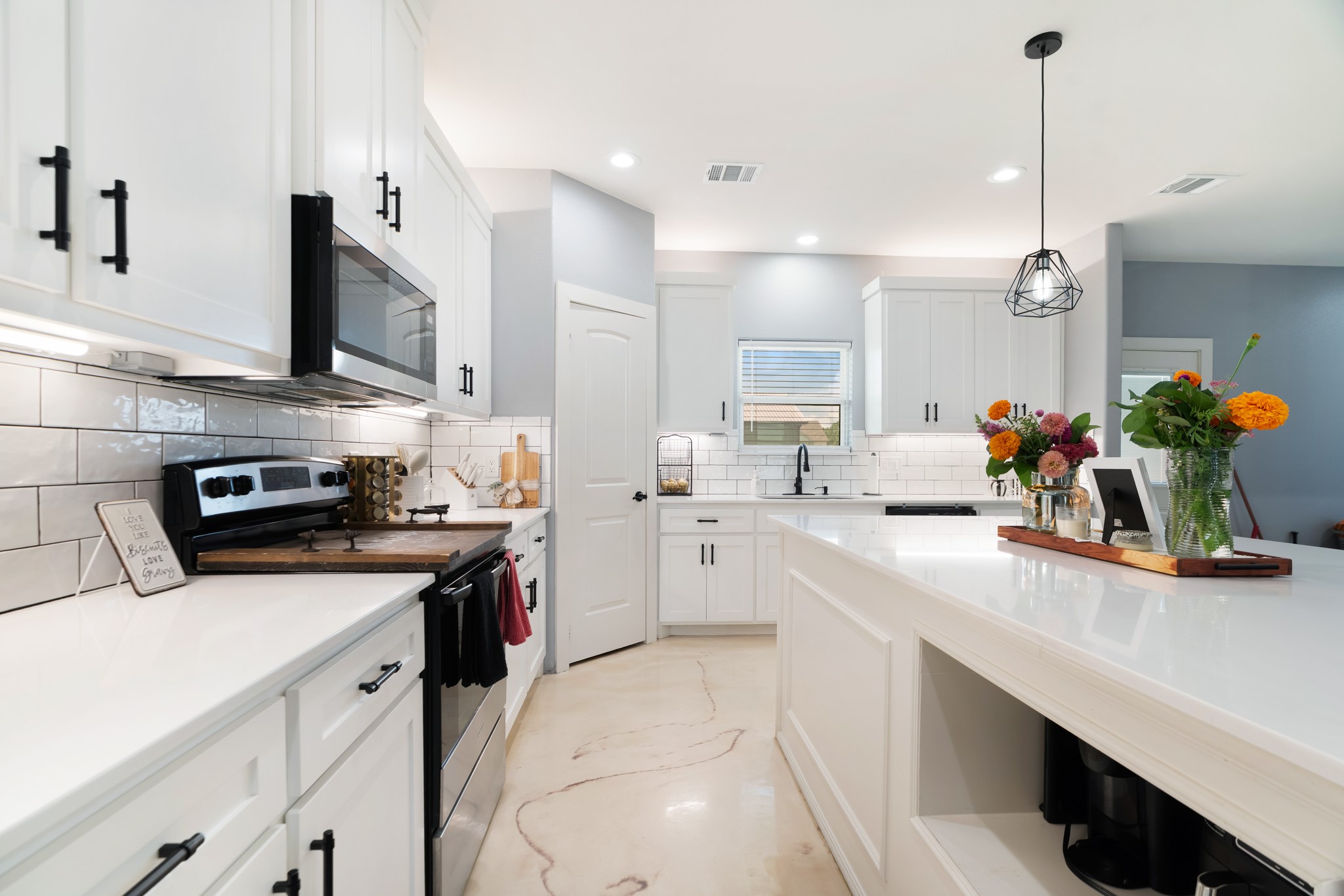 725 Daniel Street Blossom TX 75416