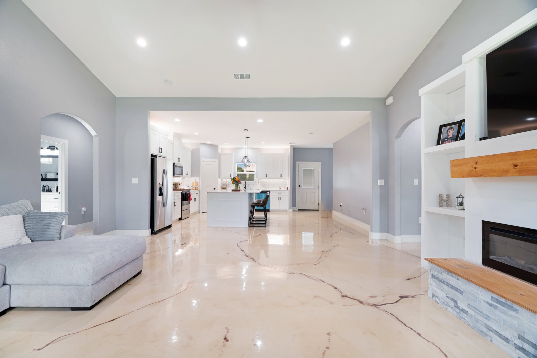 725 Daniel Street Blossom TX 75416