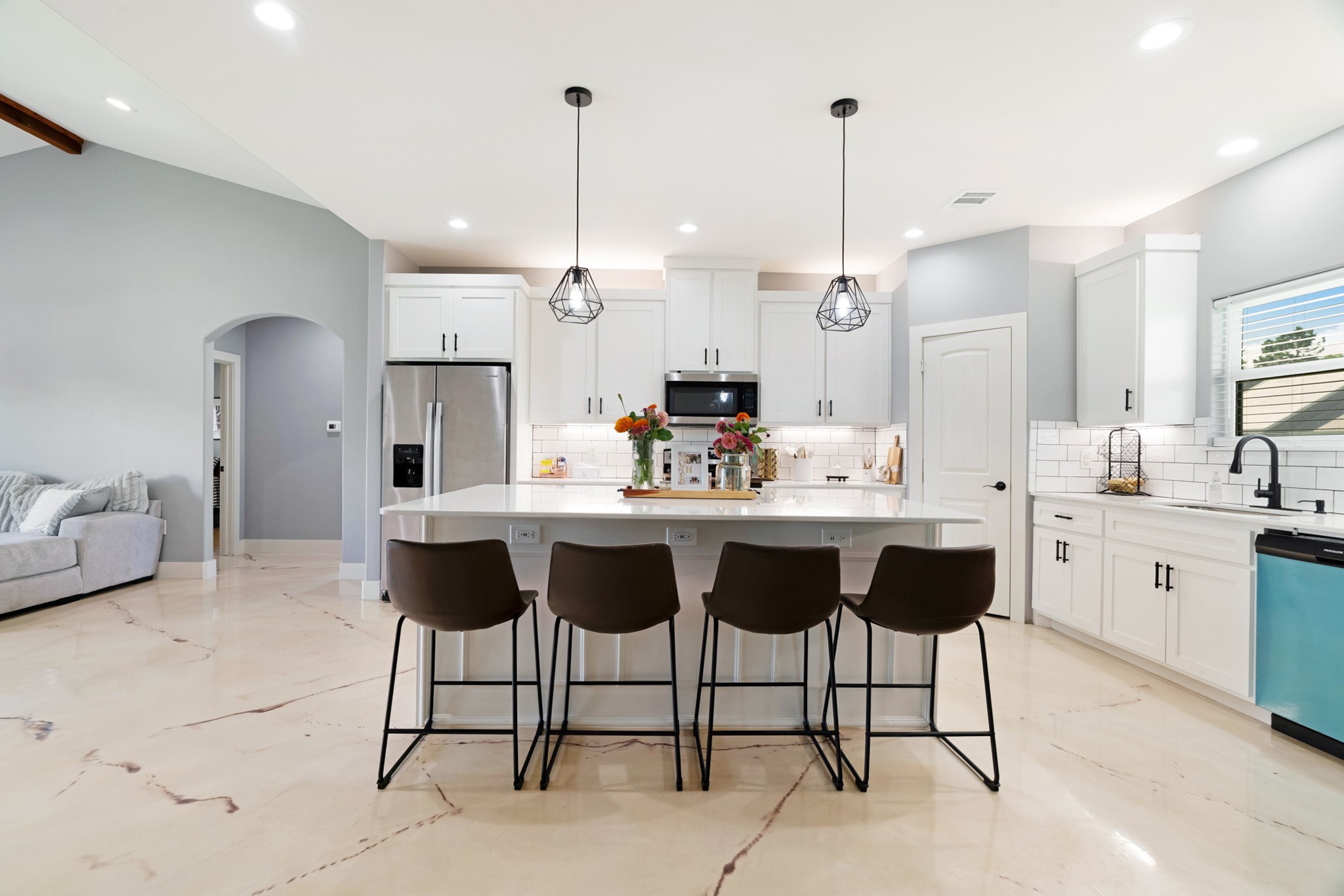725 Daniel Street Blossom TX 75416