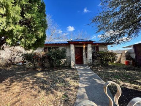 204 N Lane Street Comanche TX 76442