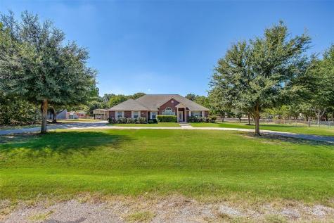 213 Live Oak Lane Burleson TX 76028