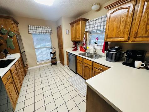 1925 N Collegiate Drive Paris TX 75462