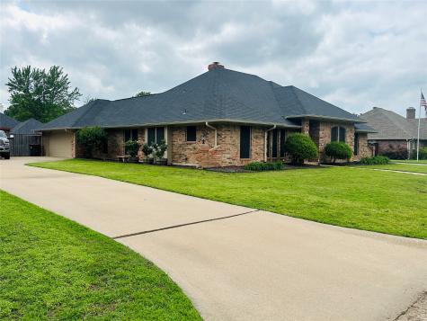 1925 N Collegiate Drive Paris TX 75462
