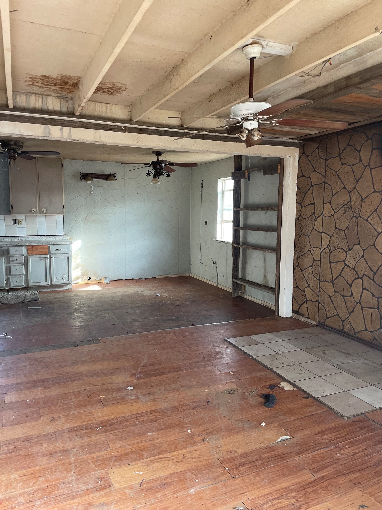 310 County Road 4659 Rhome TX 76078