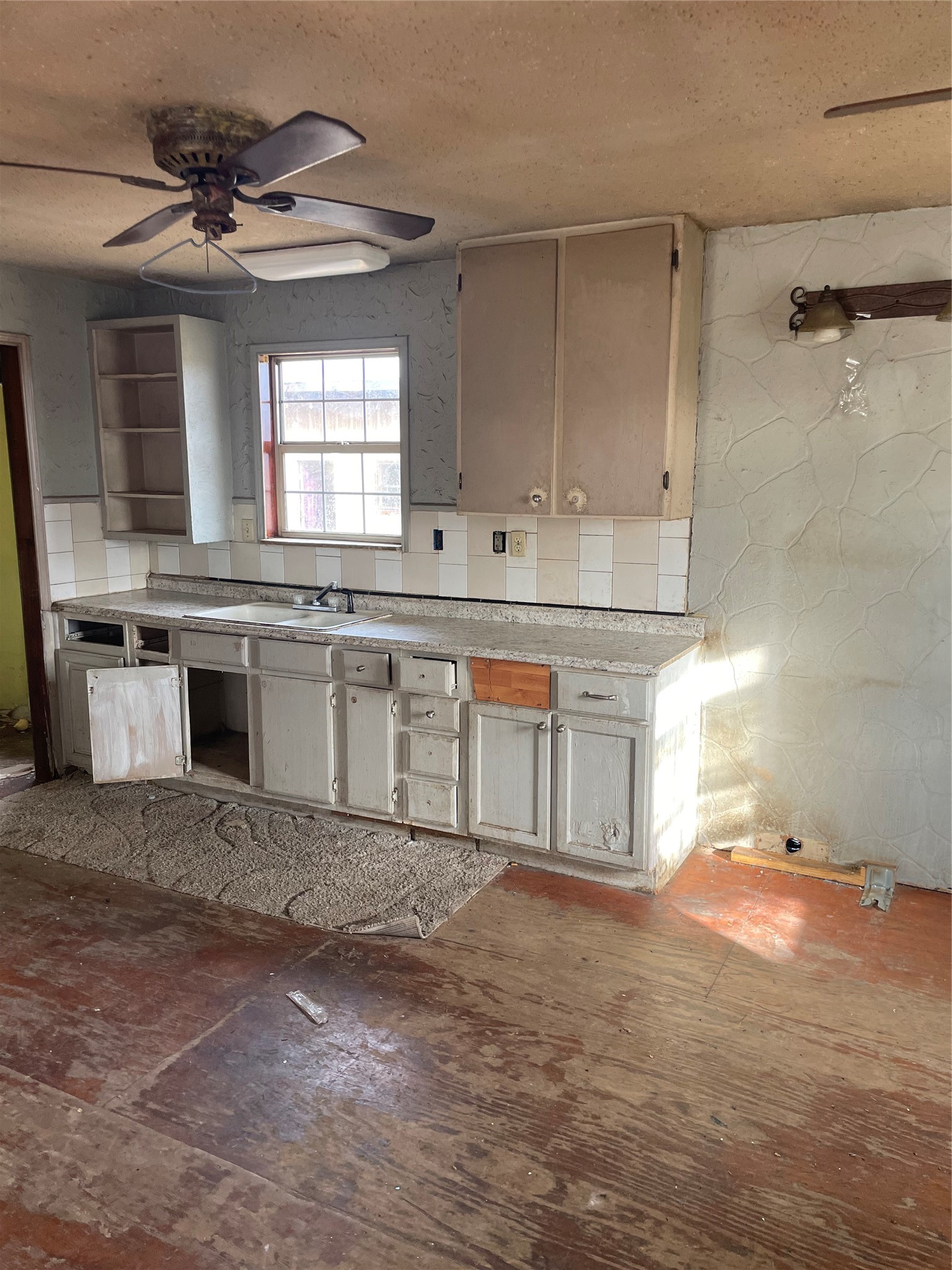 310 County Road 4659 Rhome TX 76078