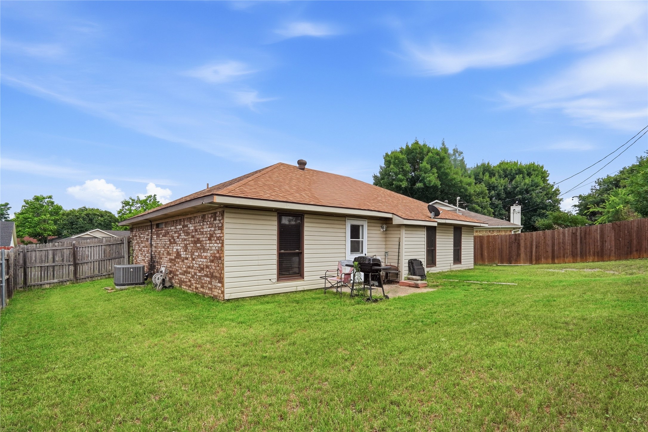 6228 Fernwood Drive Arlington TX 76001
