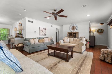 2026 S Wall Avenue Tyler TX 75701