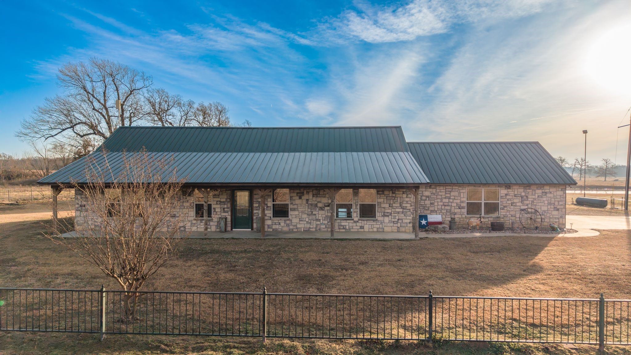 670 Farm Road 196 N Blossom TX 75416