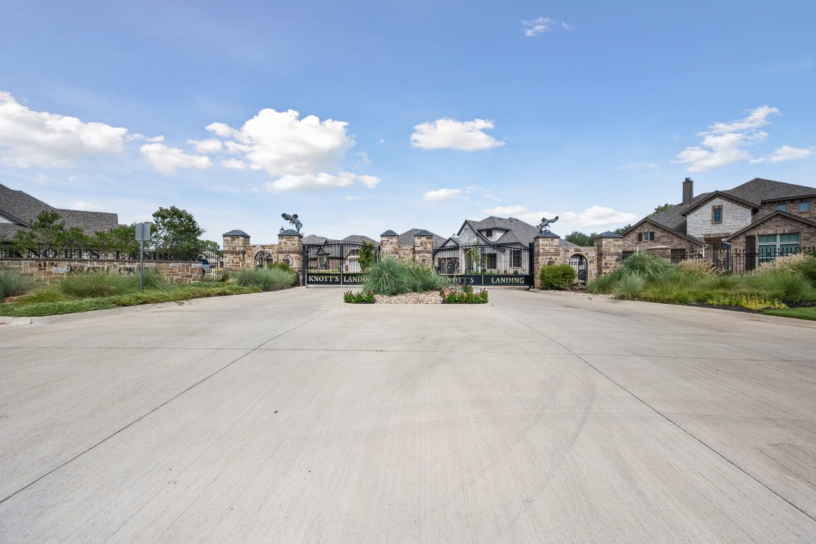 3805 Pine Valley Lane Arlington TX 76001