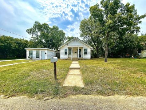 2200 Avenue B Brownwood TX 76801