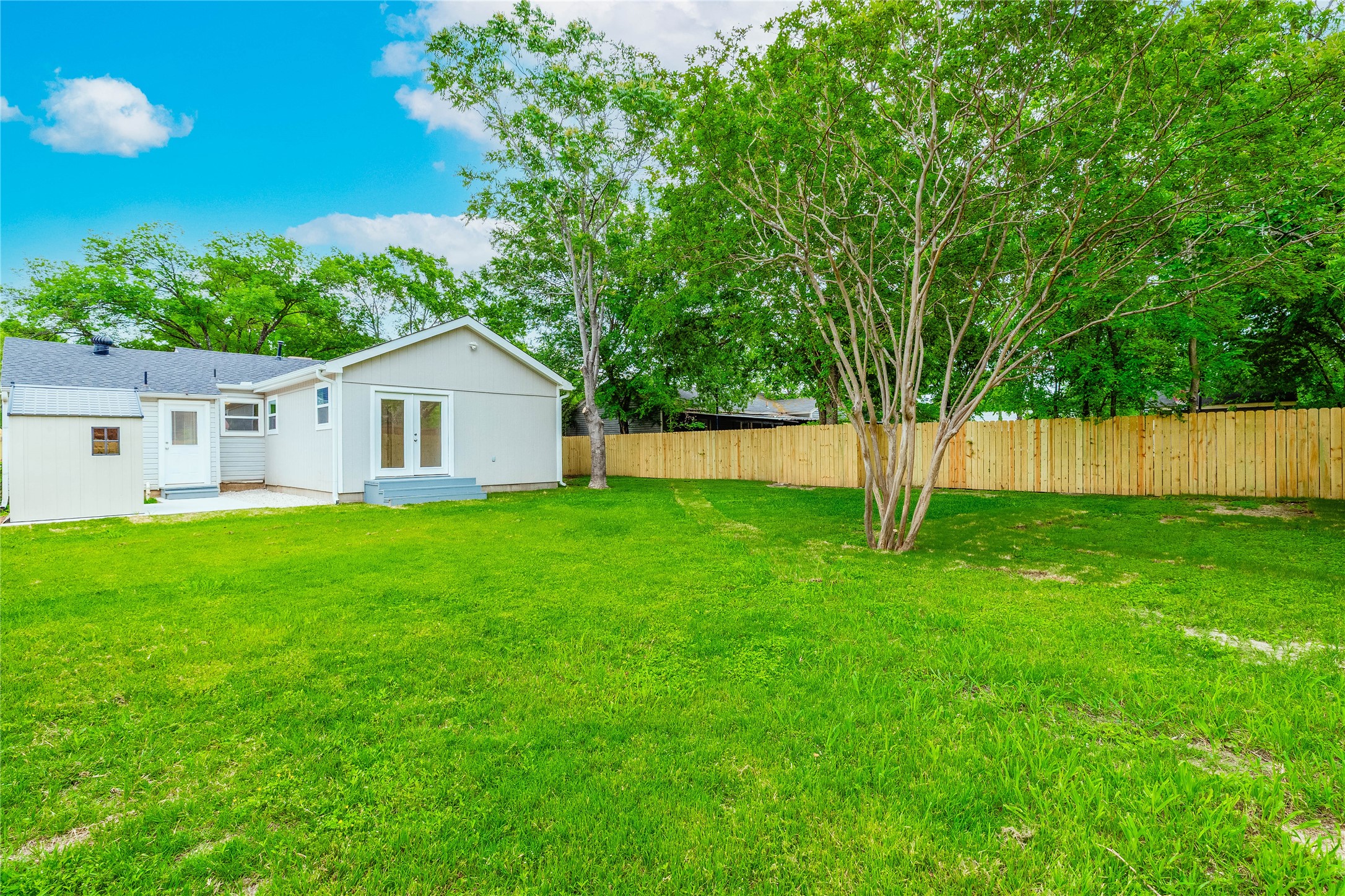 910 Tamara Lane Grand Prairie TX 75051
