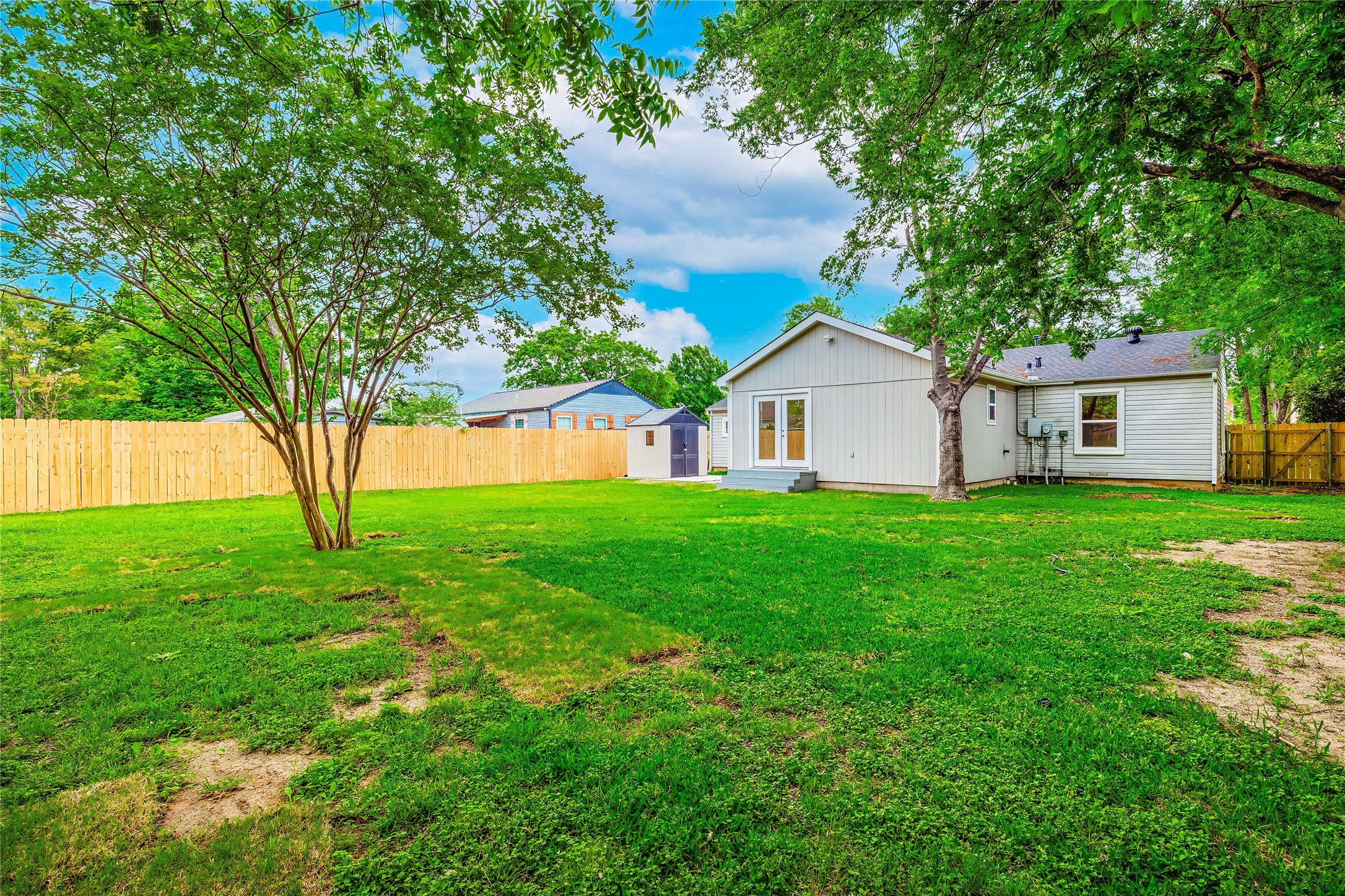 910 Tamara Lane Grand Prairie TX 75051