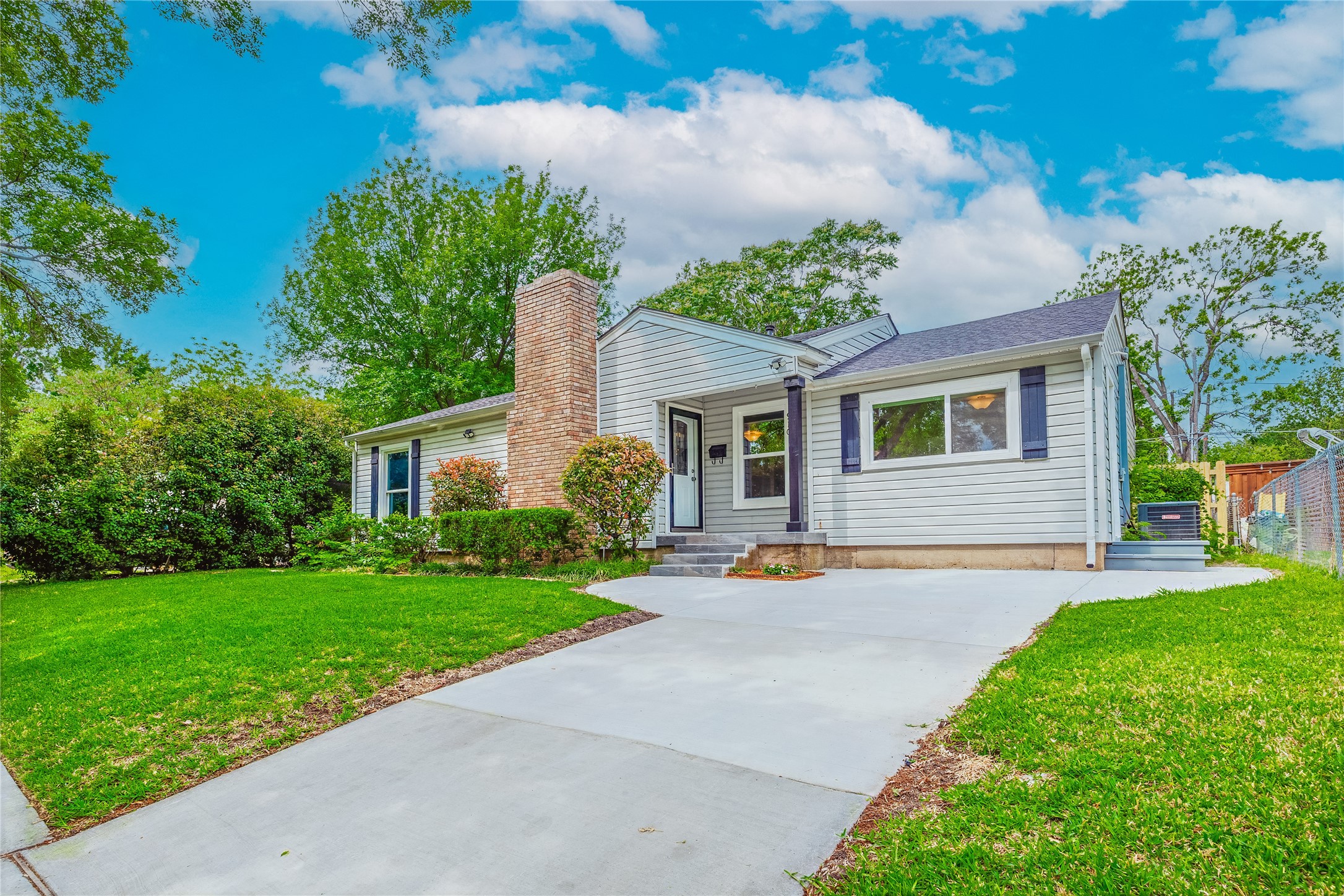 910 Tamara Lane Grand Prairie TX 75051