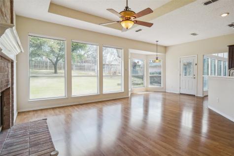 813 Hunters Glen Trail Fort Worth TX 76120