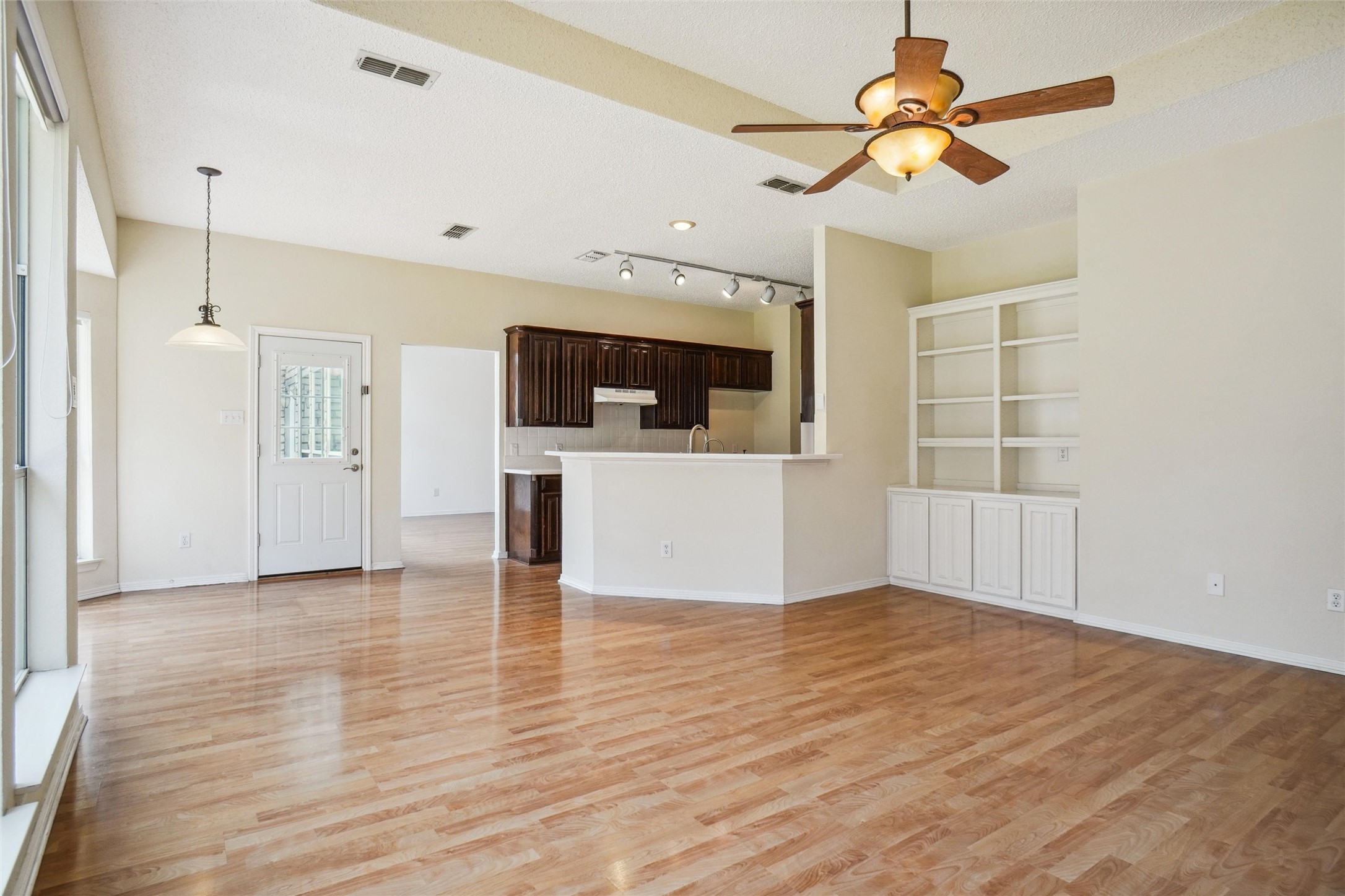 813 Hunters Glen Trail Fort Worth TX 76120
