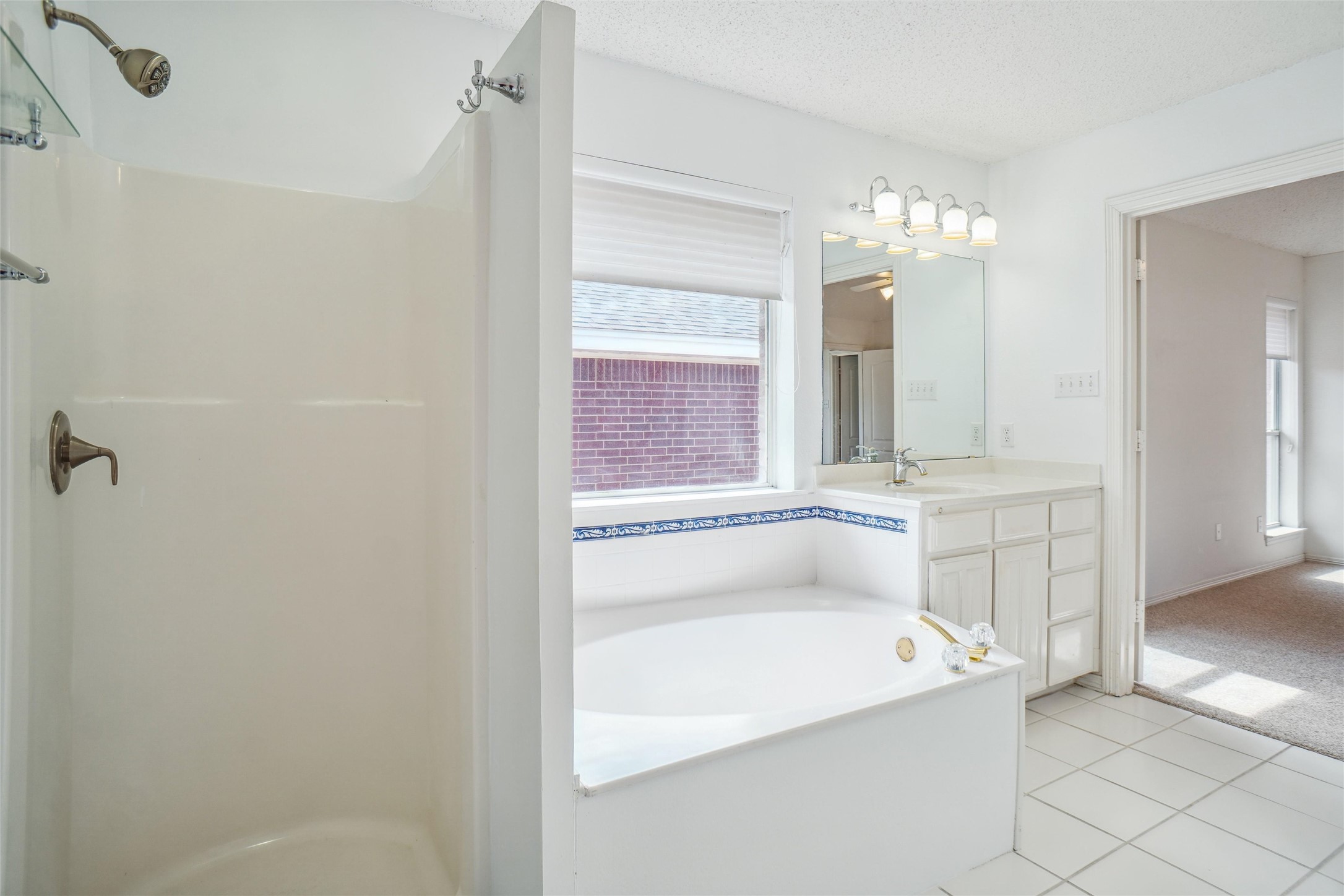 813 Hunters Glen Trail Fort Worth TX 76120