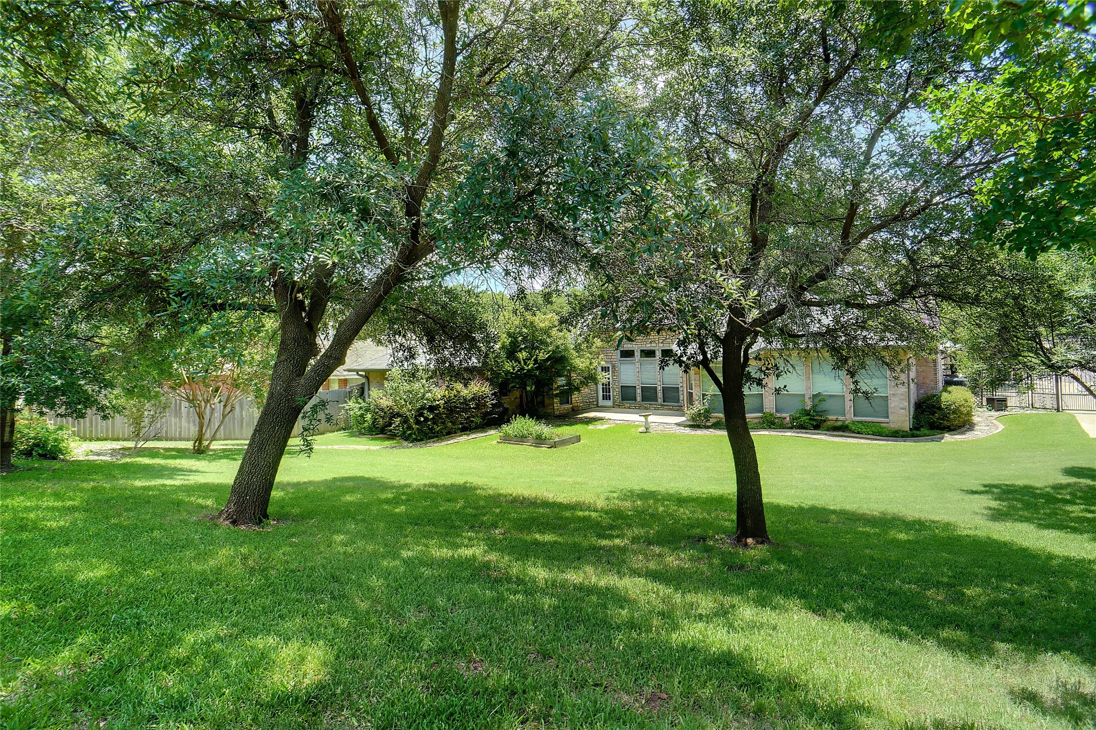 813 Hunters Glen Trail Fort Worth TX 76120