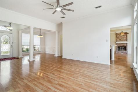 813 Hunters Glen Trail Fort Worth TX 76120