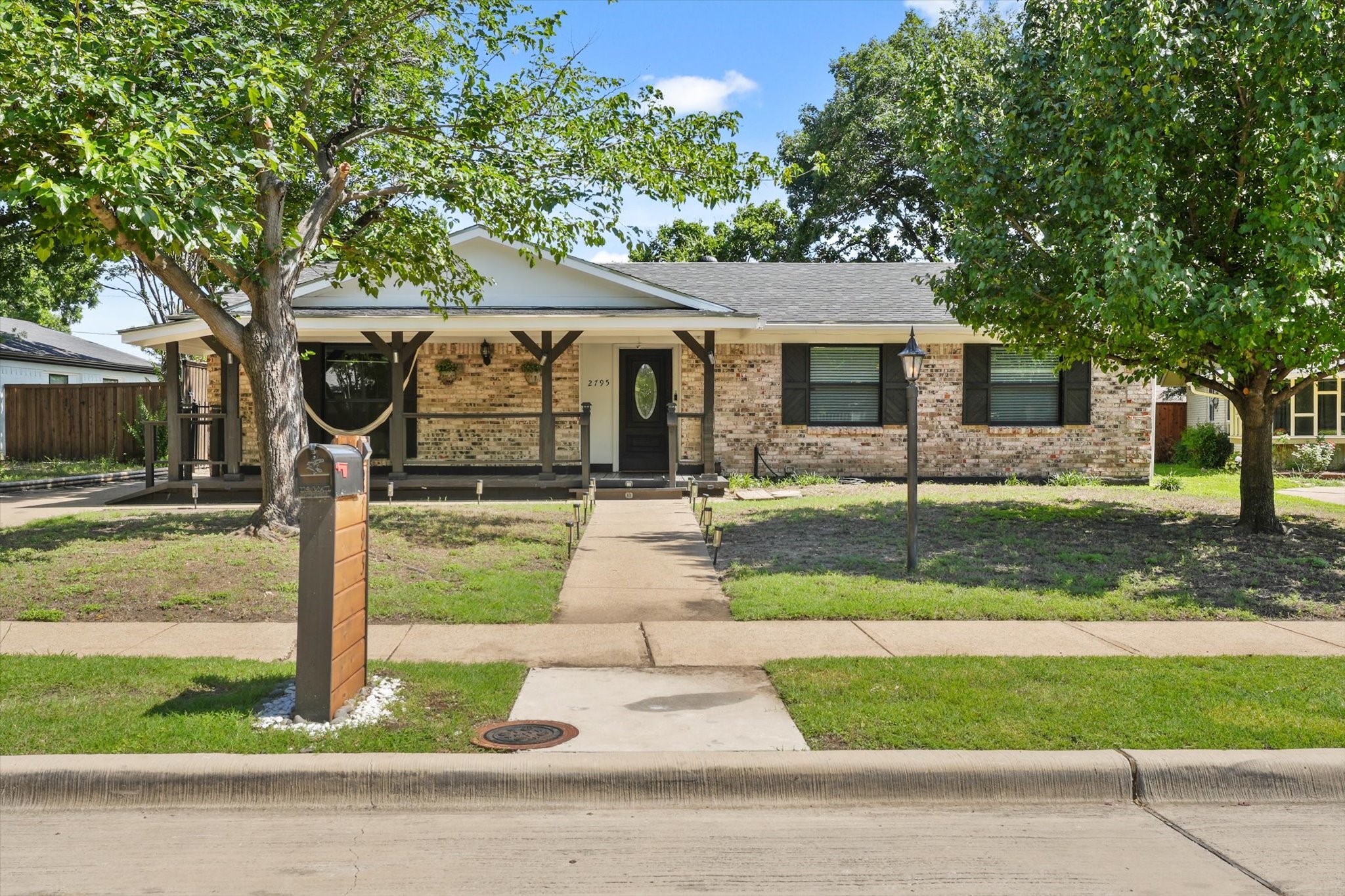 2795 Beechmont Drive Dallas TX 75228