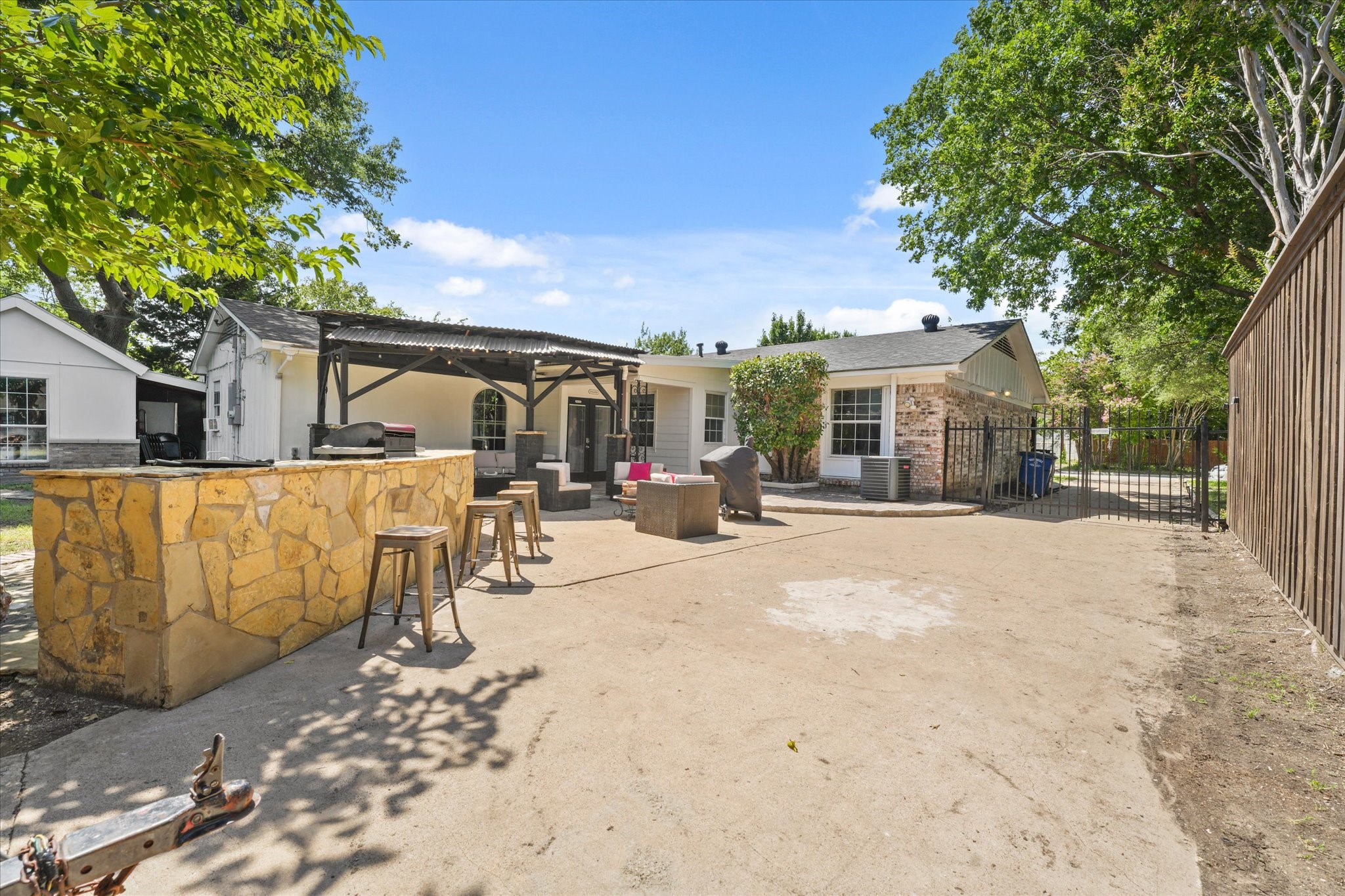 2795 Beechmont Drive Dallas TX 75228