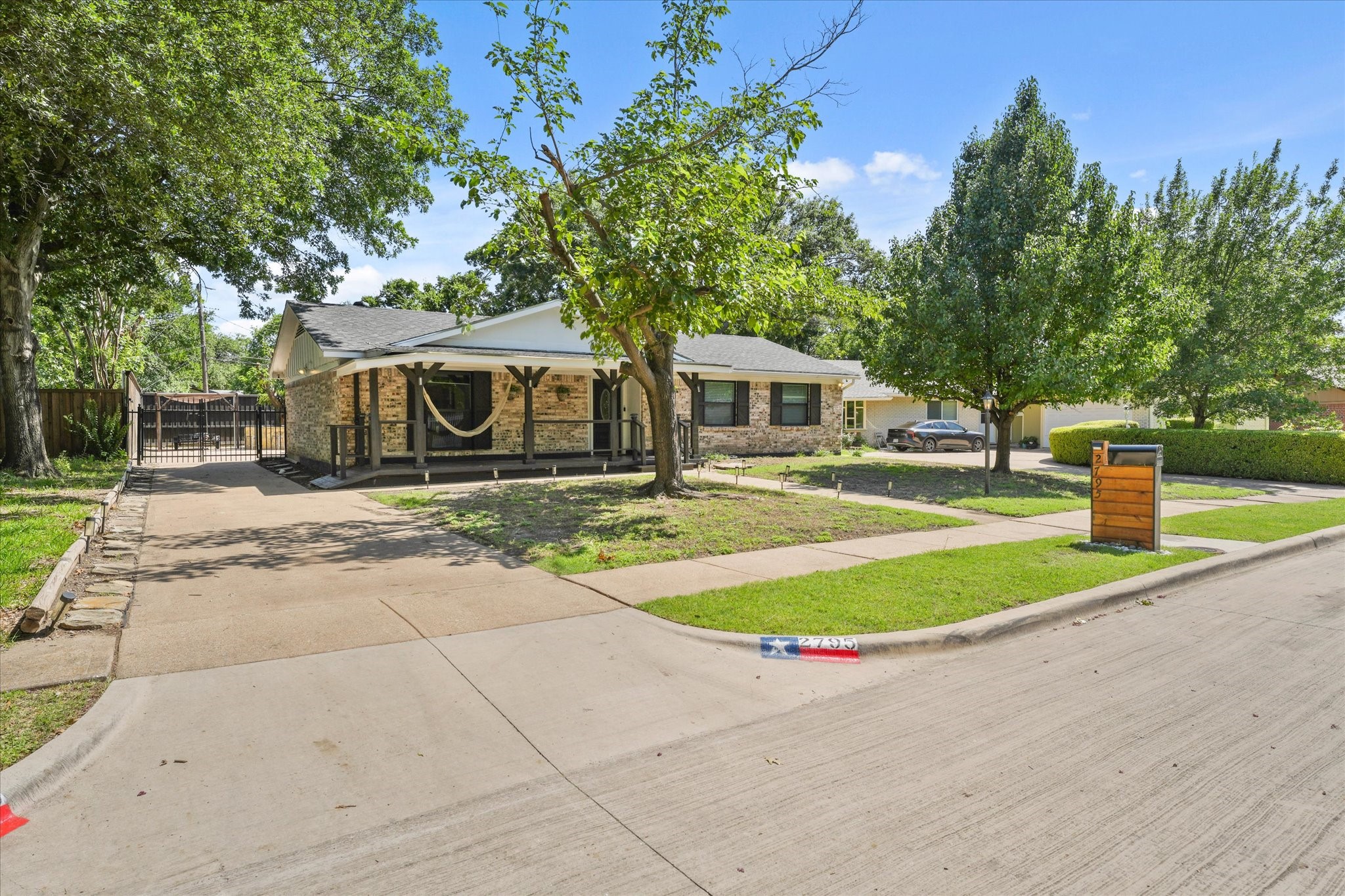 2795 Beechmont Drive Dallas TX 75228