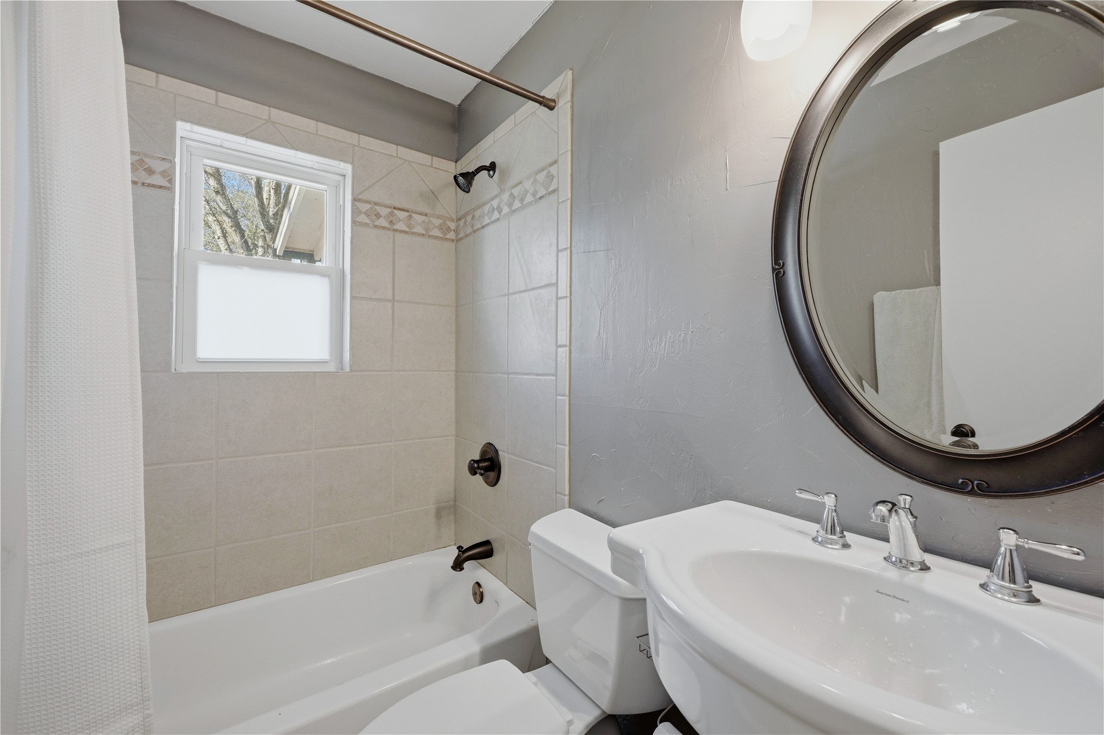 1507 Greenbrier Sherman TX 75092