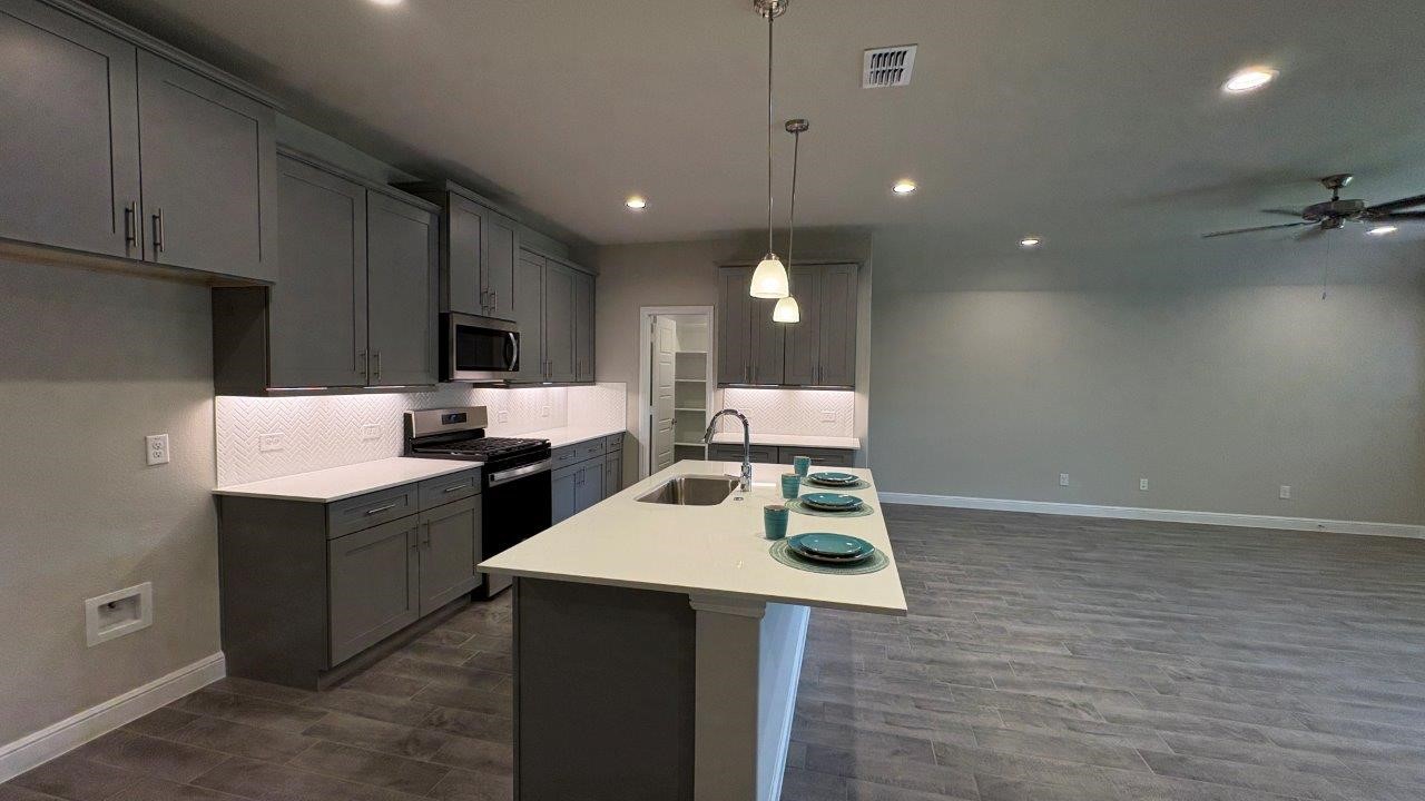 4125 Cornerstone Circle Granbury TX 76048