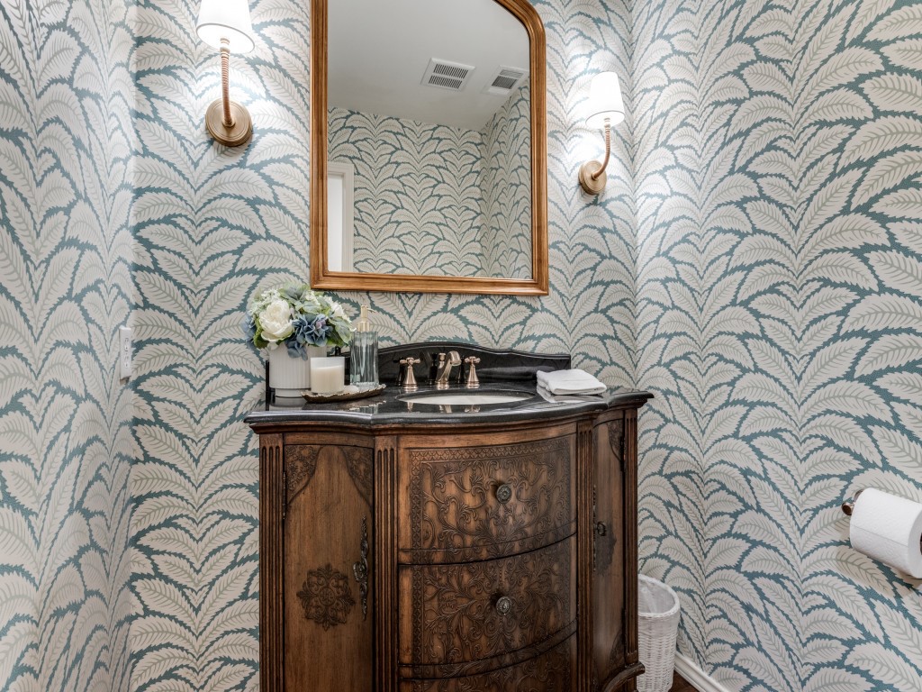 3824 Waldorf Circle Dallas TX 75229