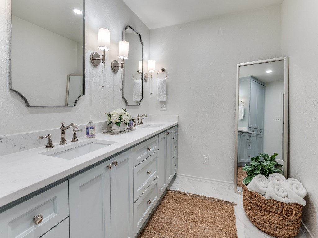3824 Waldorf Circle Dallas TX 75229