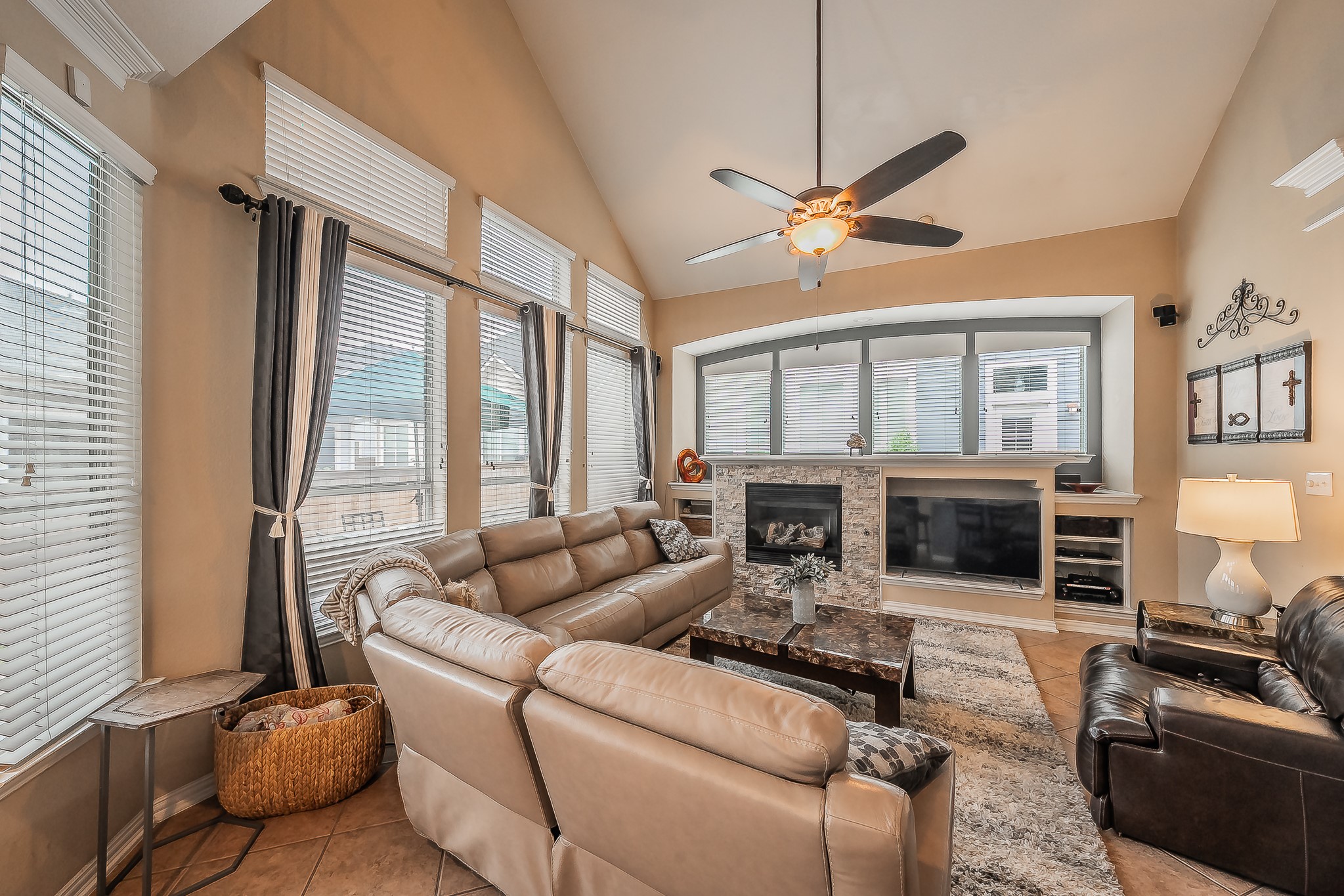 2215 Red Hawk Lane Euless TX 76039