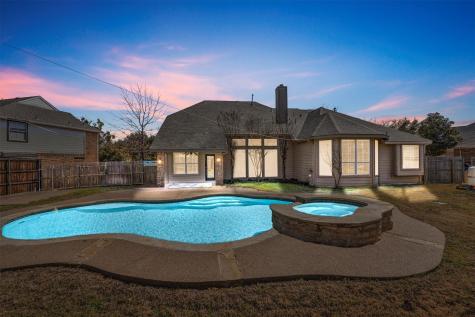 2972 Clubhouse Circle Burleson TX 76028