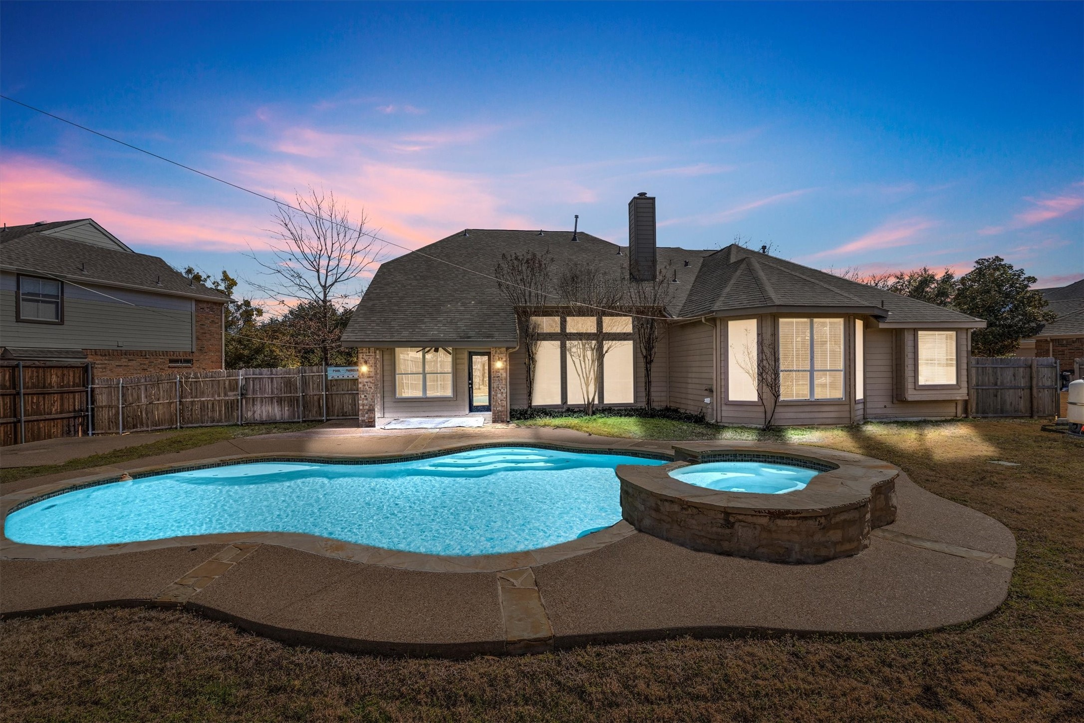 2972 Clubhouse Circle Burleson TX 76028