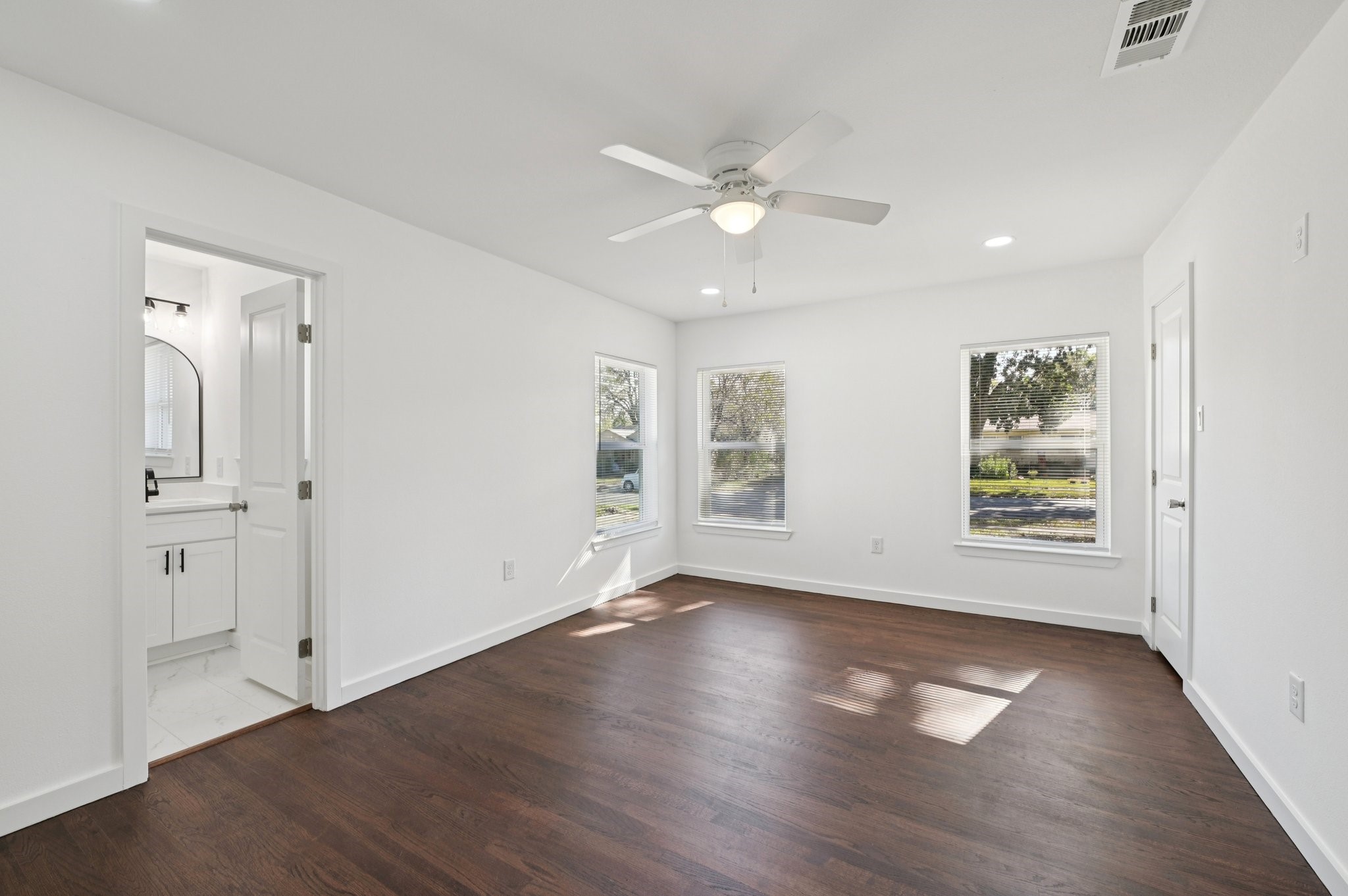 1428 Hawley Lane Dallas TX 75217