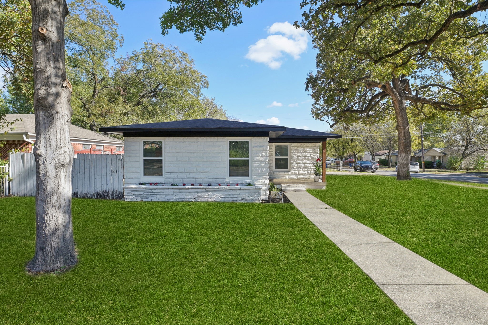 1428 Hawley Lane Dallas TX 75217