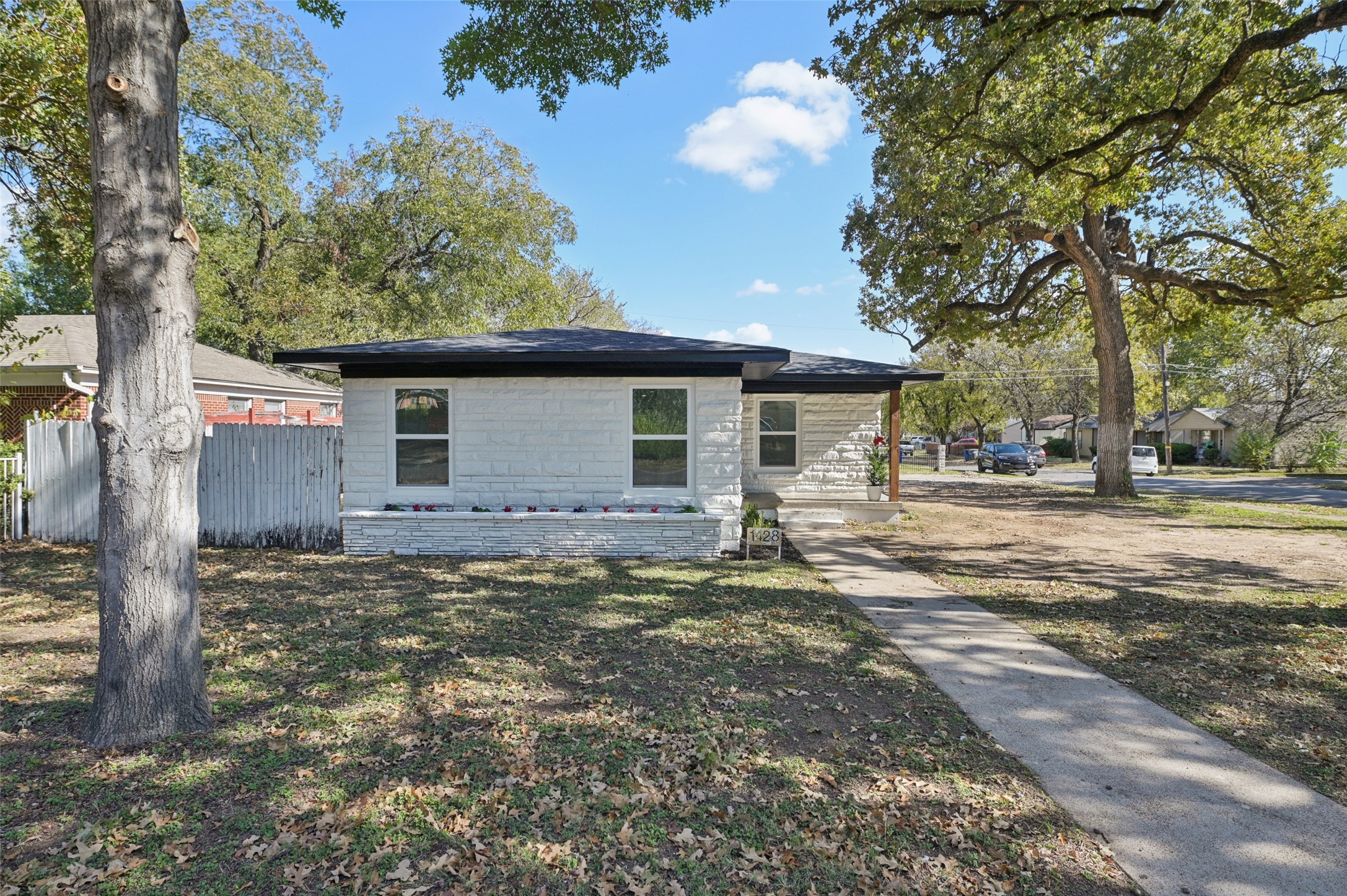 1428 Hawley Lane Dallas TX 75217