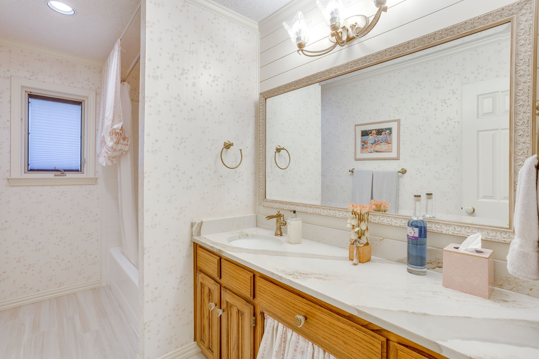 2006 Lake Country Drive Arlington TX 76012