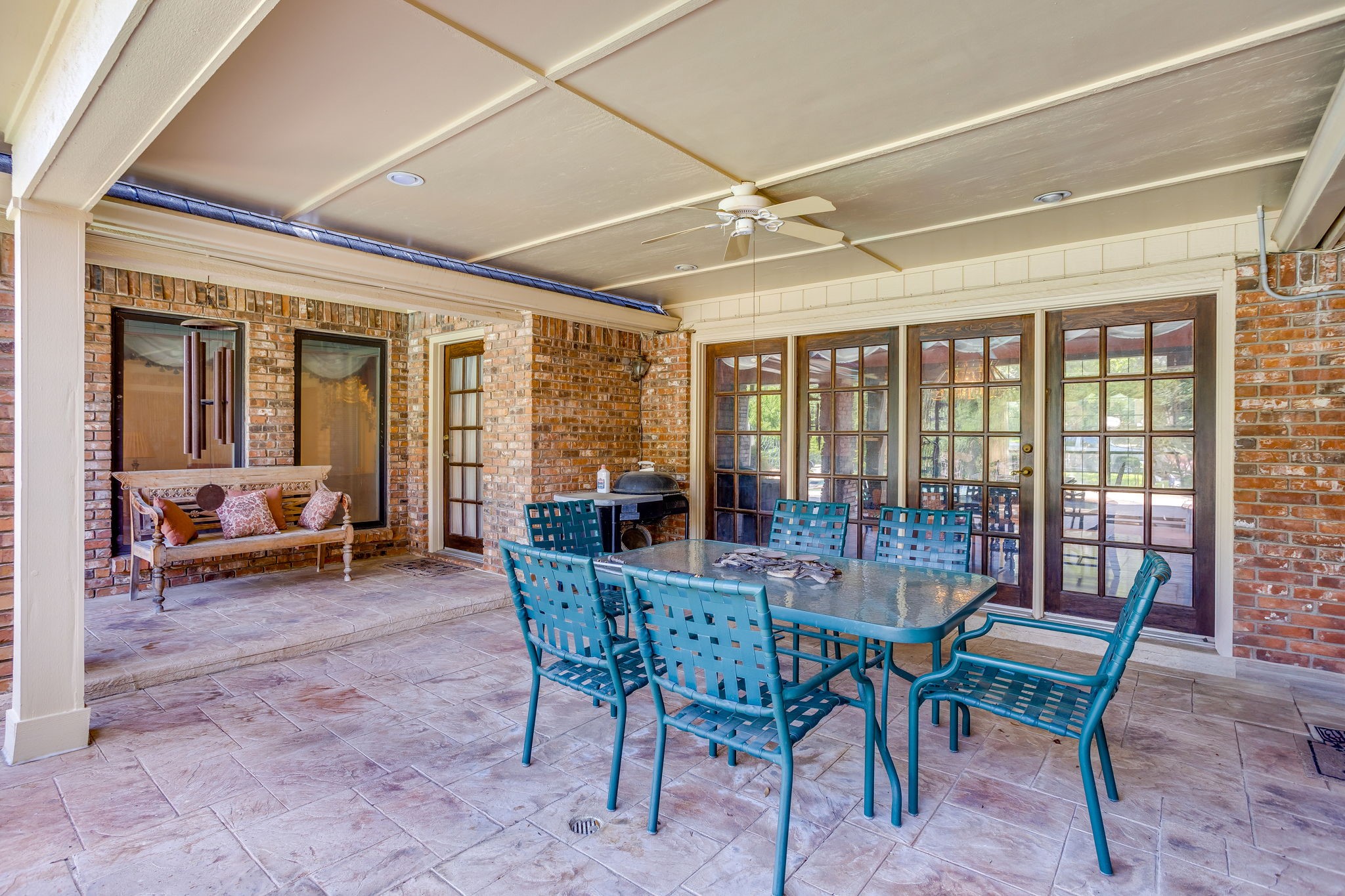 2006 Lake Country Drive Arlington TX 76012