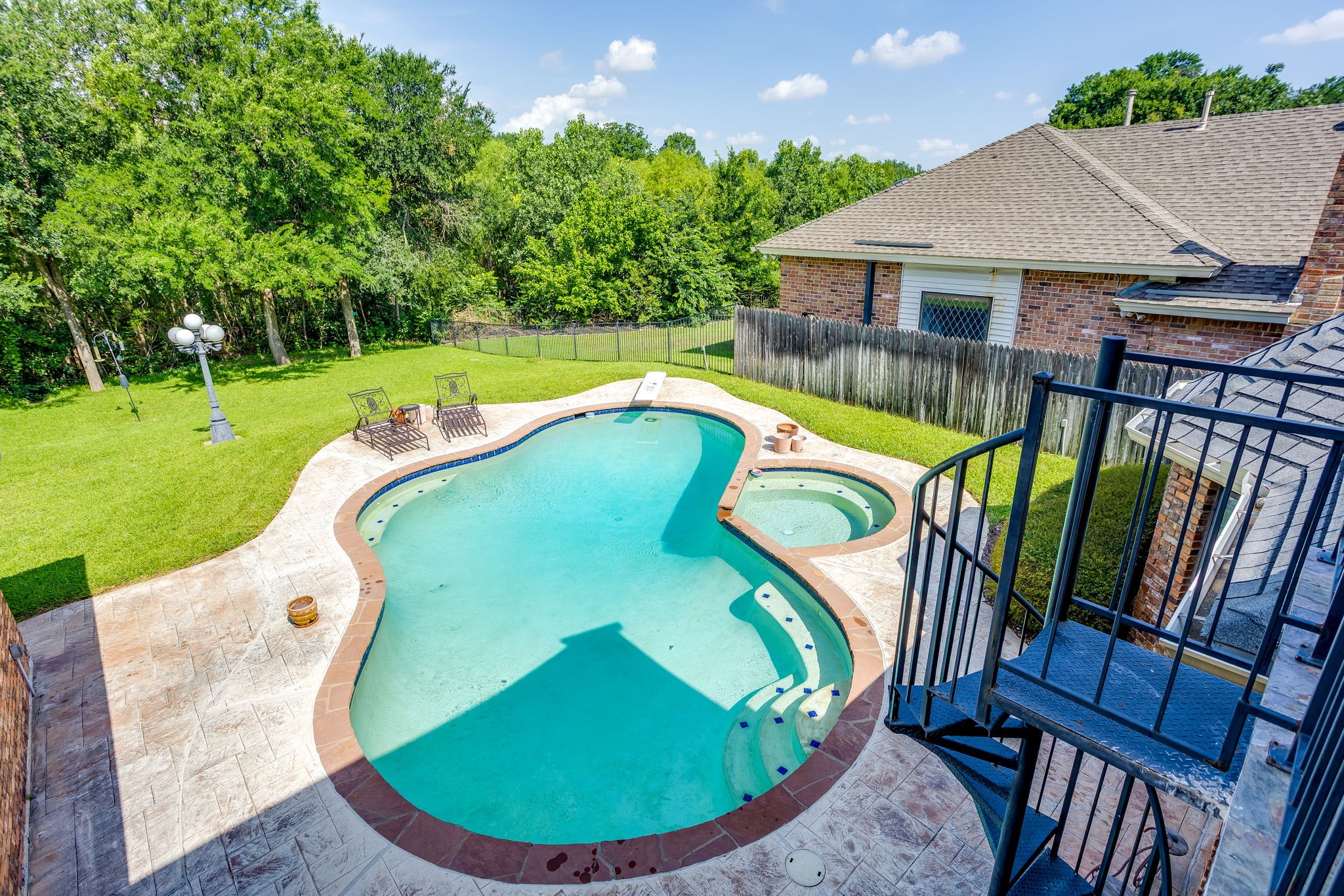 2006 Lake Country Drive Arlington TX 76012