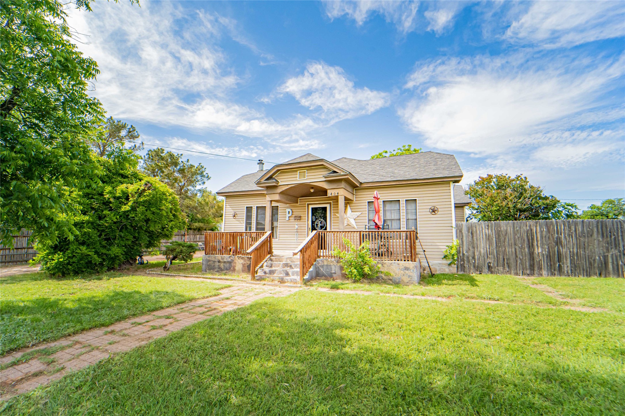 1404 W Walker Street Breckenridge TX 76424