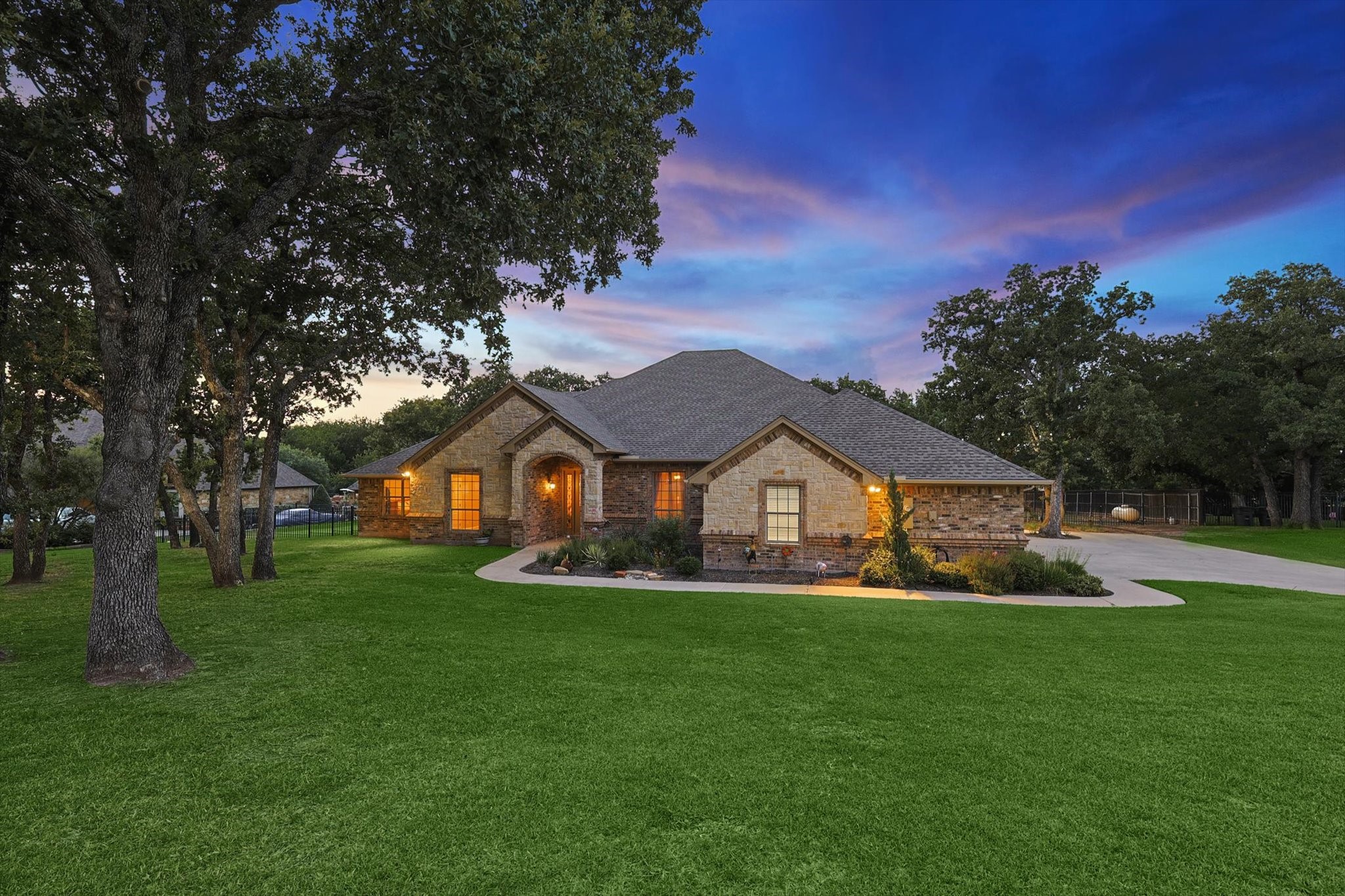 2109 Woodland Hills Lane Weatherford TX 76087