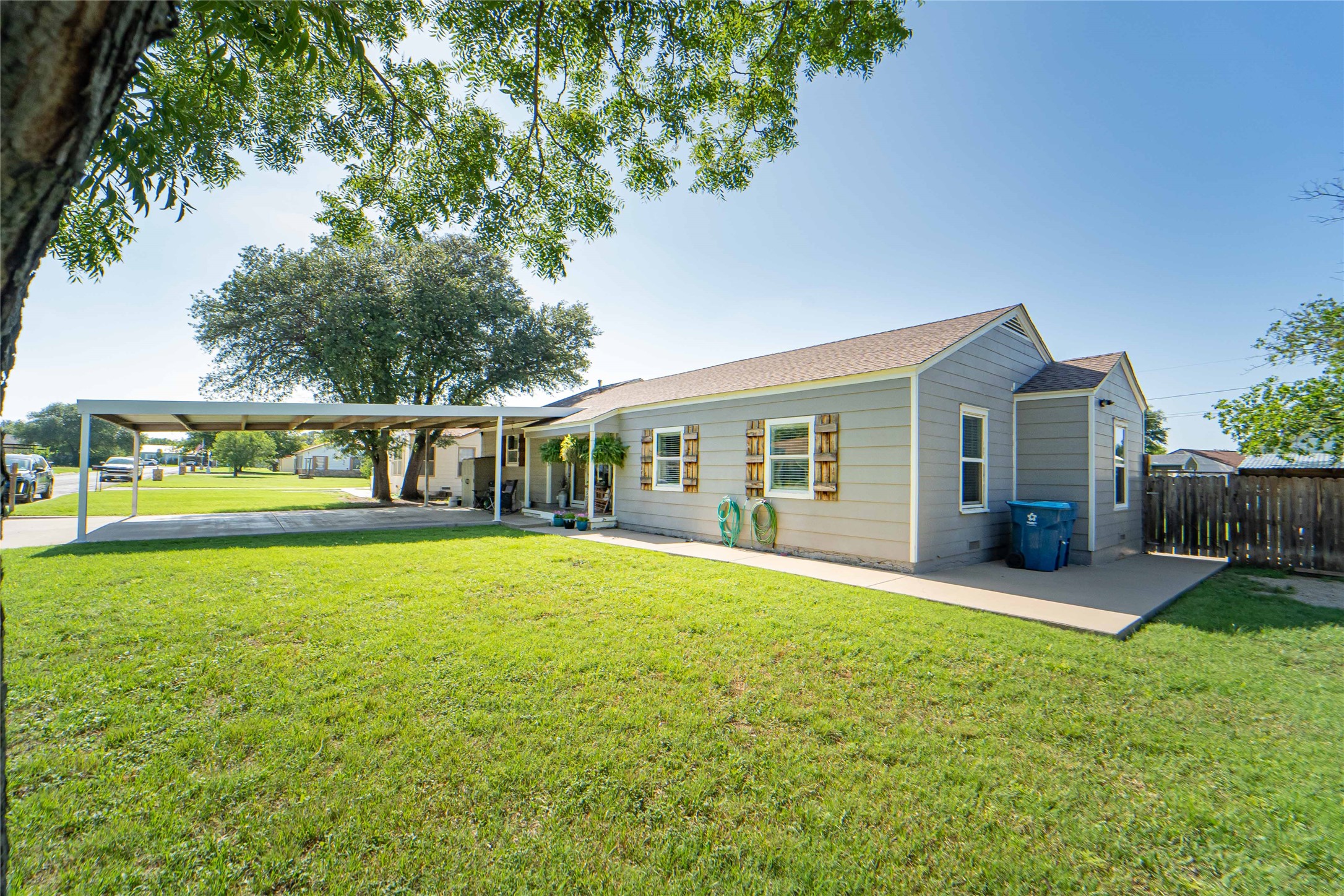 1400 W Wheeler Street Breckenridge TX 76424