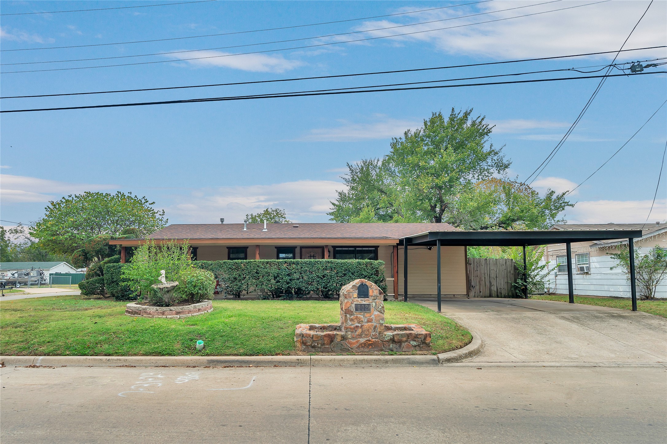 902 SE 16th Street Mineral Wells TX 76067