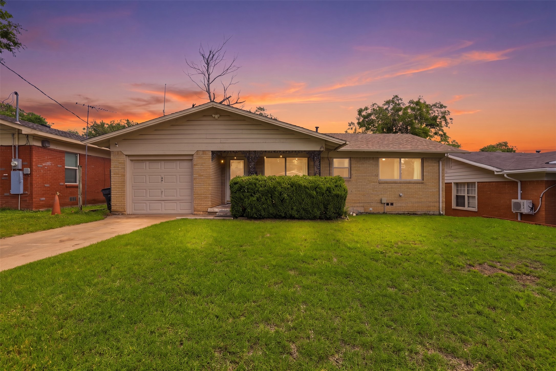 4304 Hodgkins Road Lake Worth TX 76135