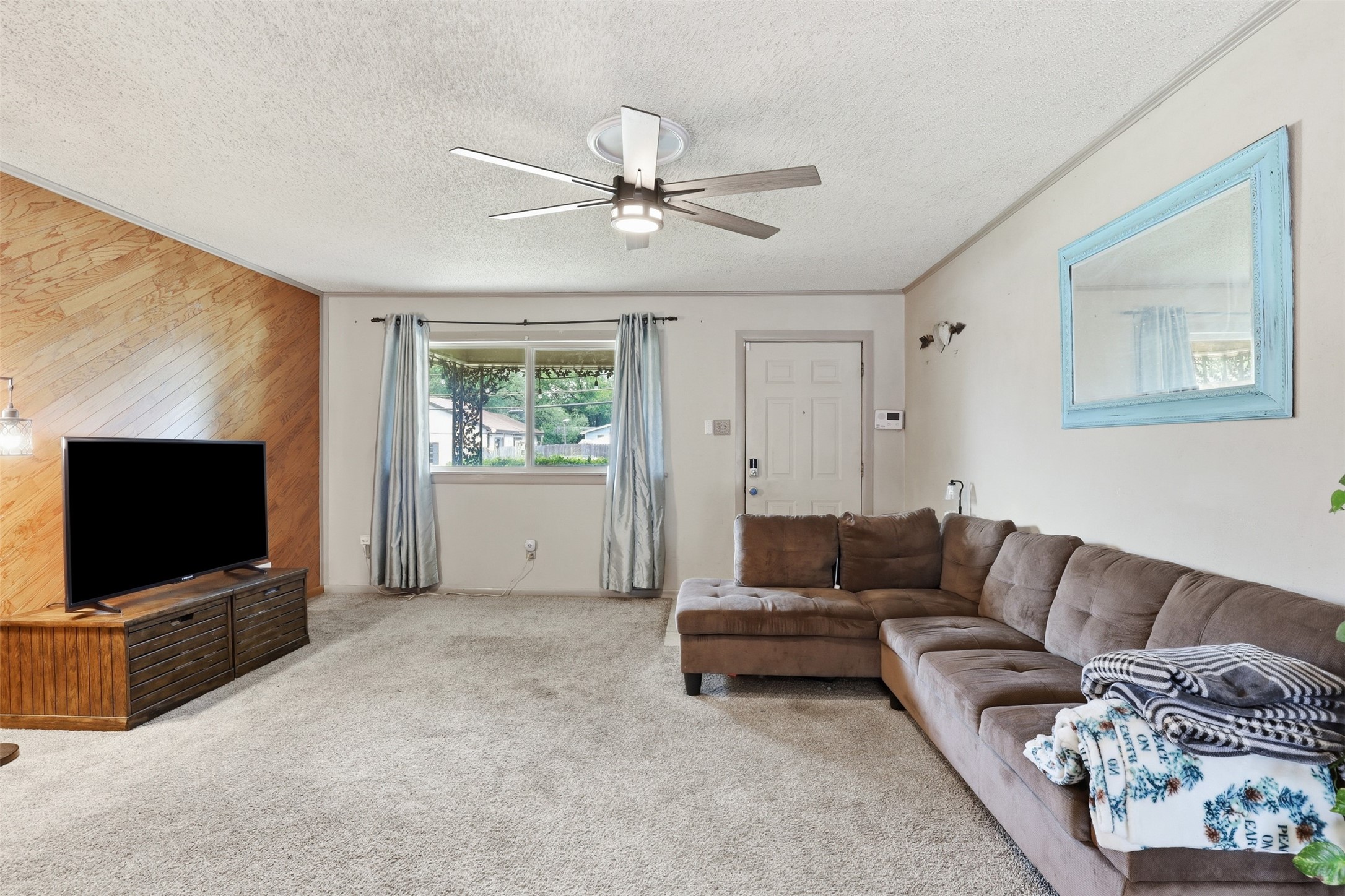 4304 Hodgkins Road Lake Worth TX 76135