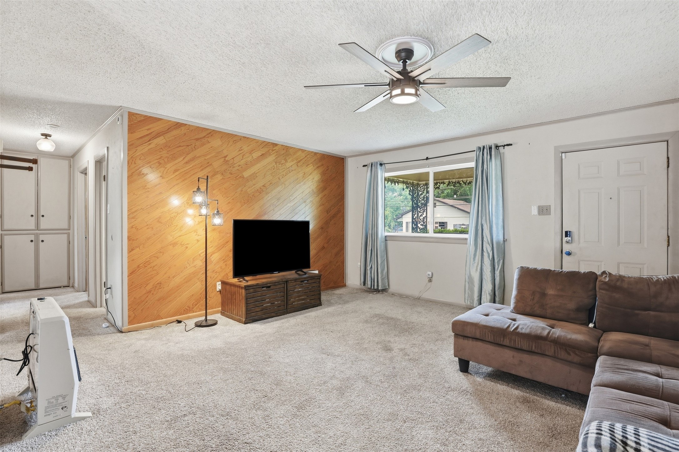 4304 Hodgkins Road Lake Worth TX 76135