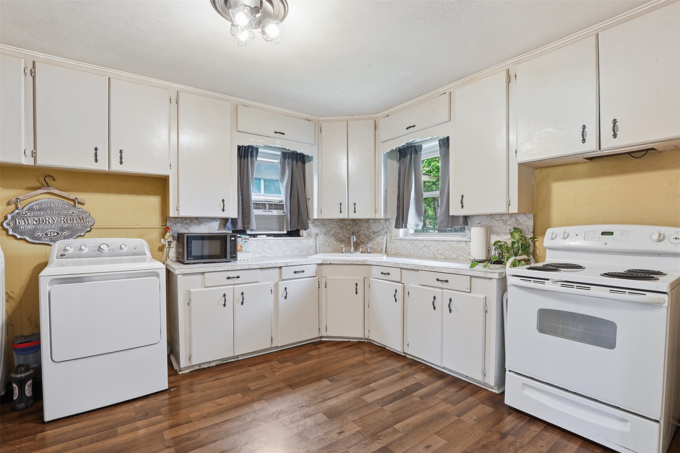 4304 Hodgkins Road Lake Worth TX 76135