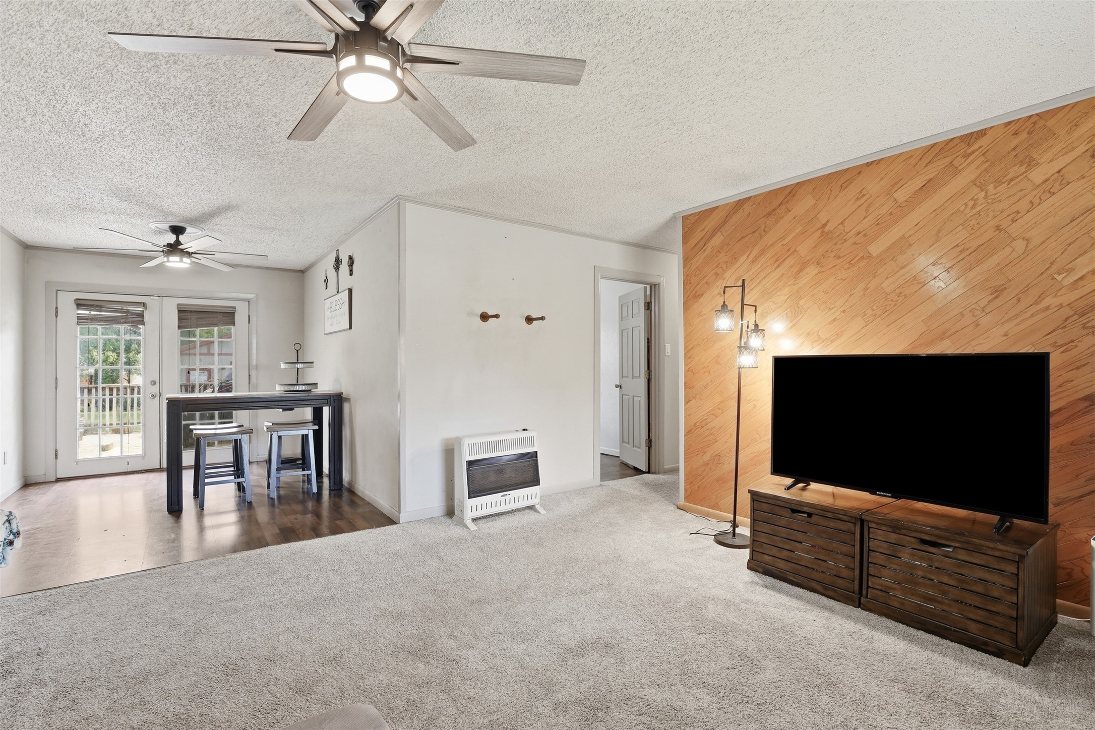 4304 Hodgkins Road Lake Worth TX 76135