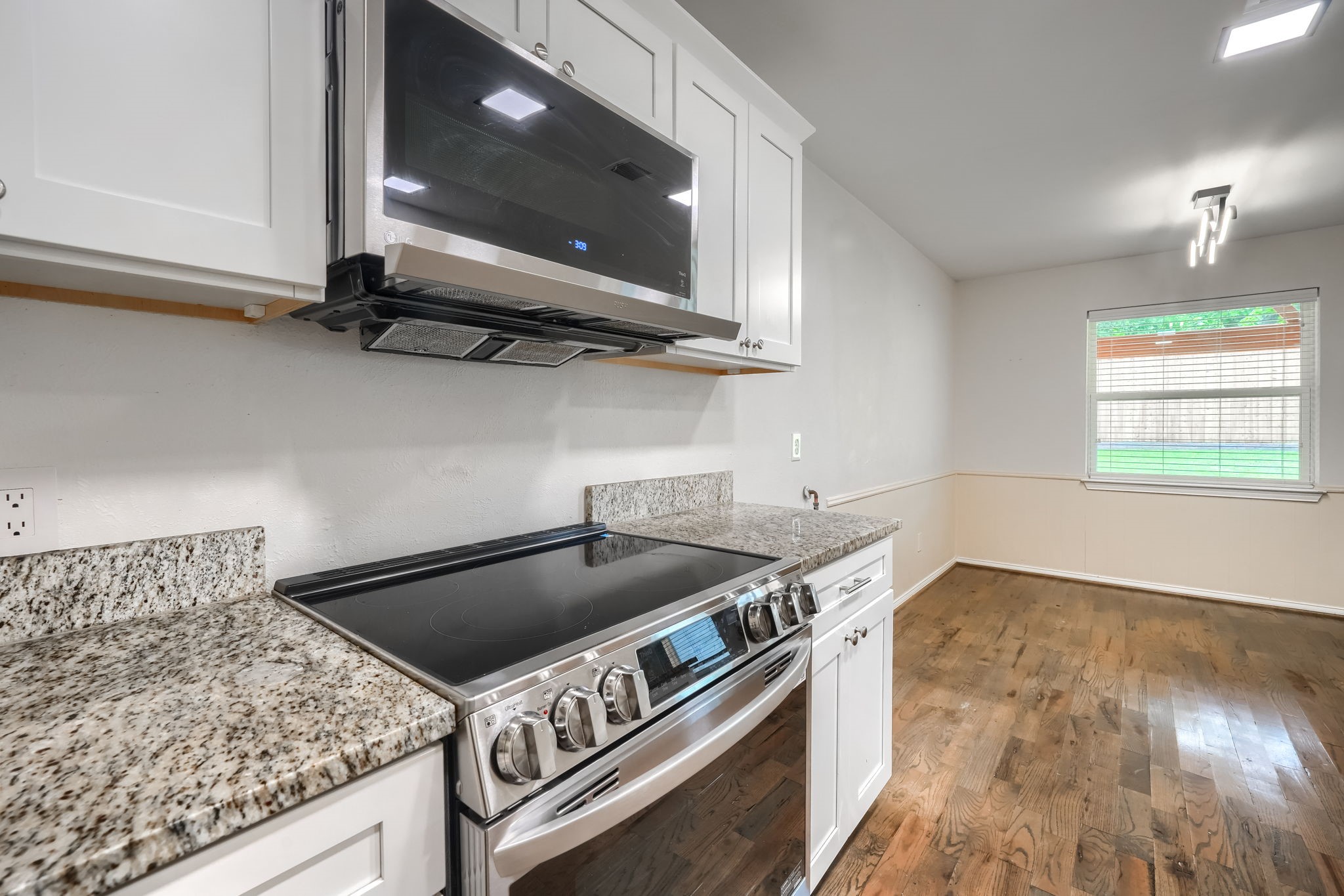 909 Columbus Court Bedford TX 76022
