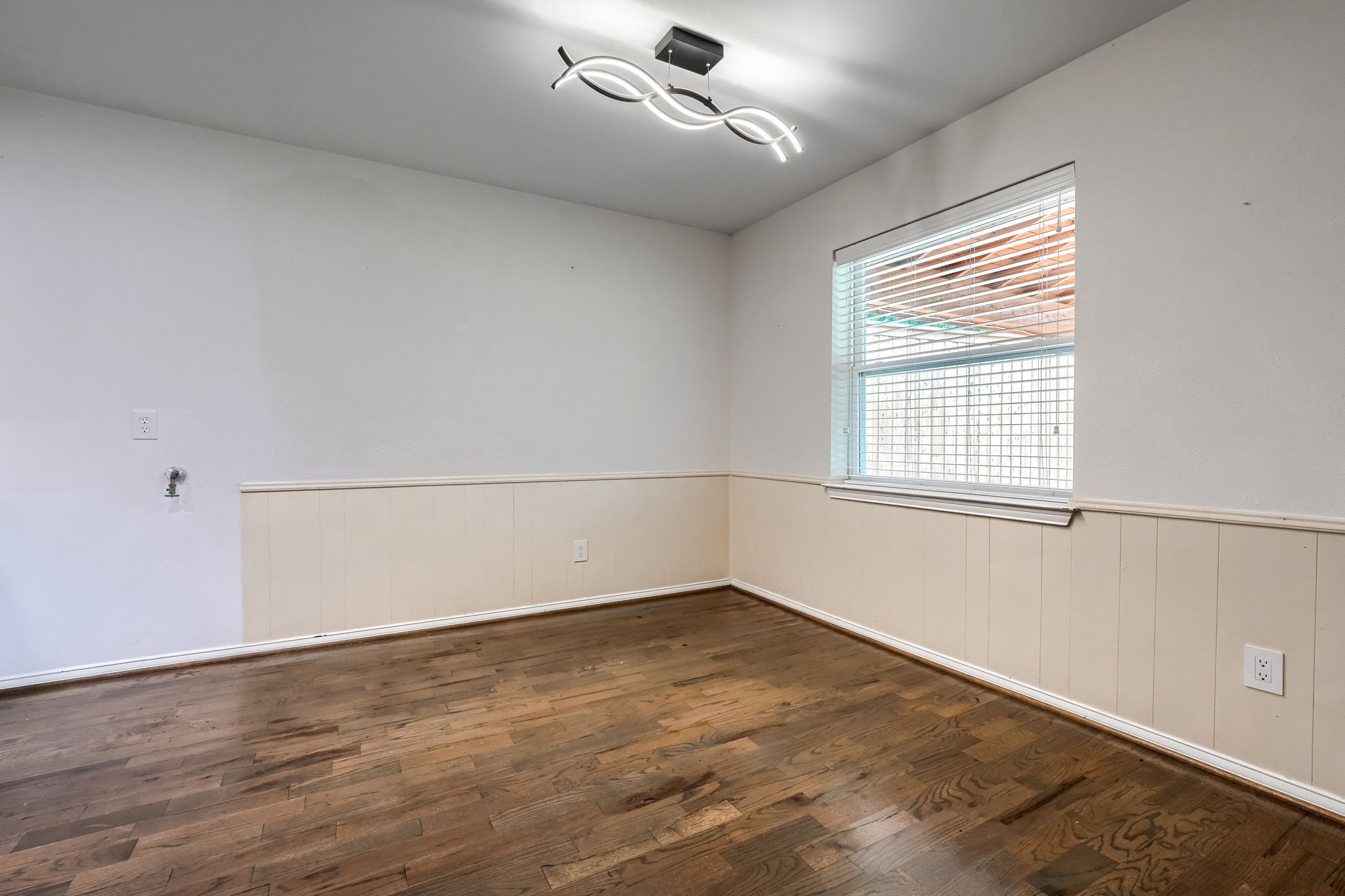 909 Columbus Court Bedford TX 76022