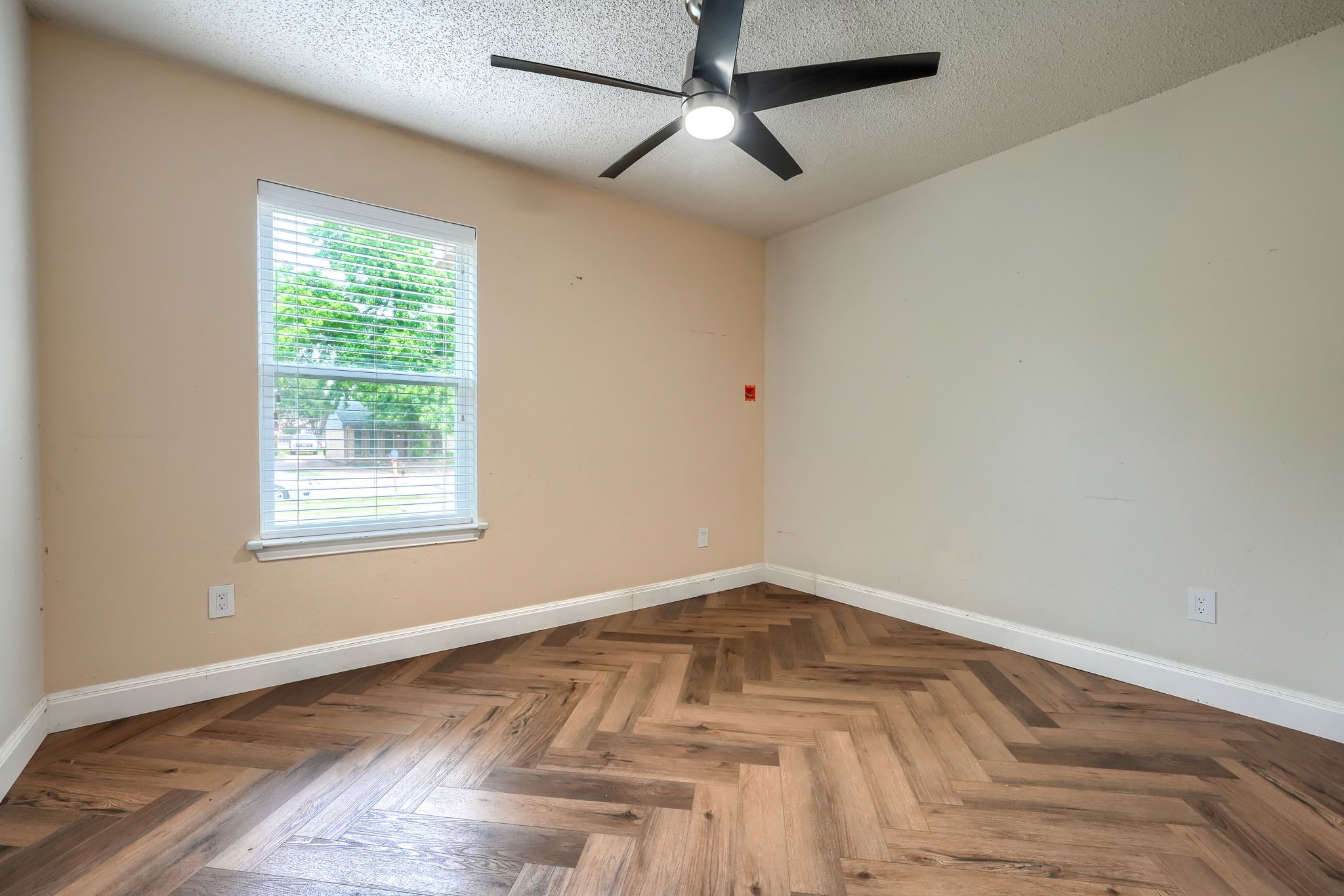 909 Columbus Court Bedford TX 76022